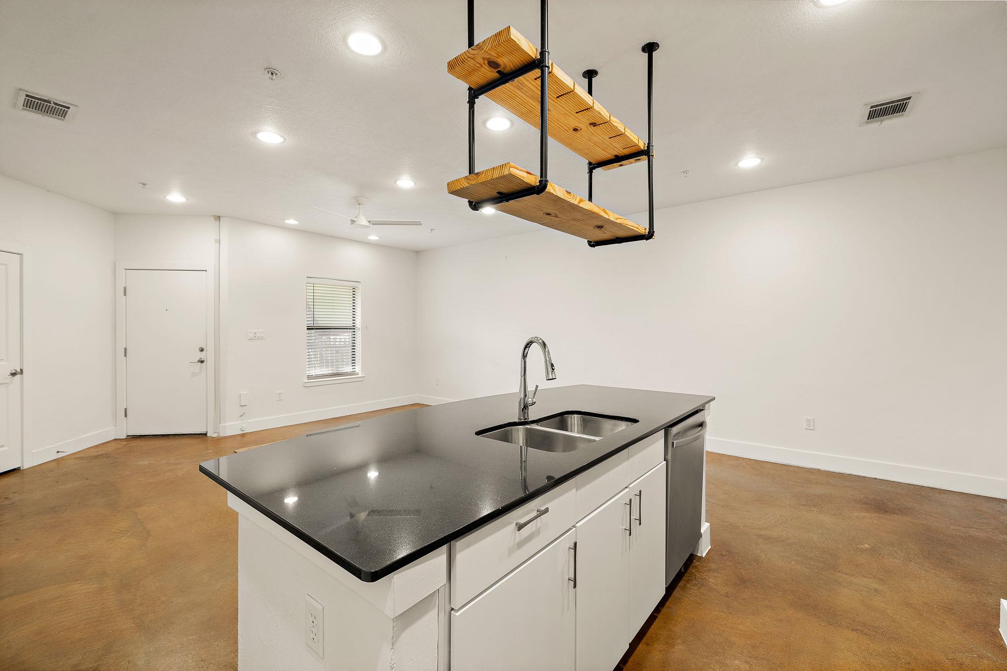 1807 Poquito St # 41, Austin, TX 78702