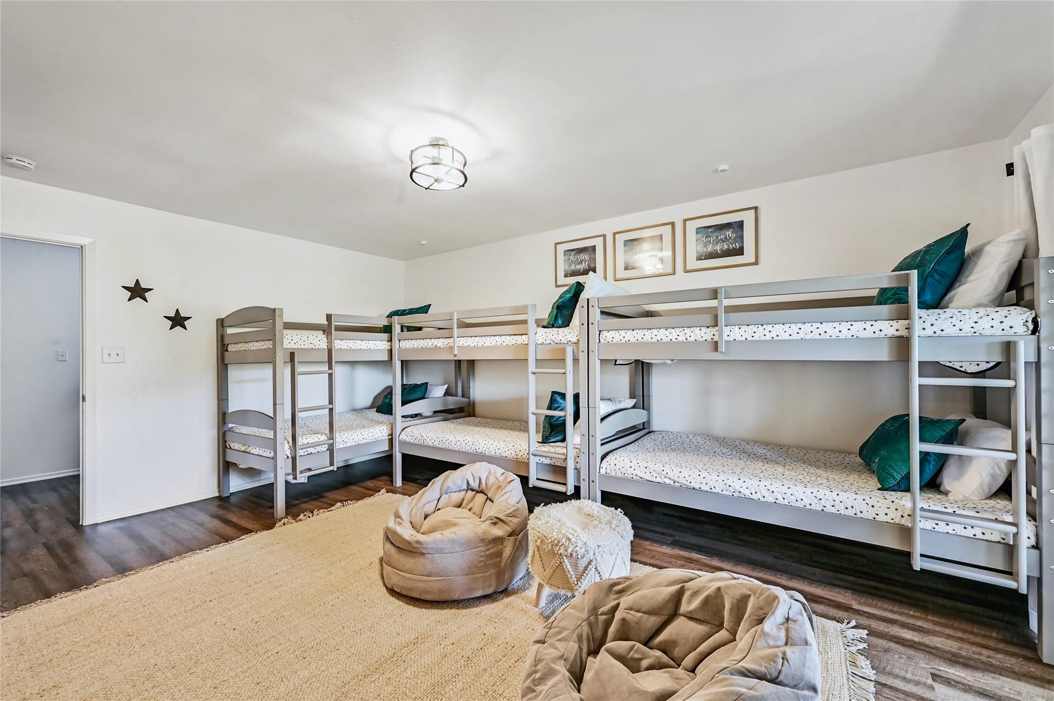 115 Comanche Pt, Point Venture, TX 78645