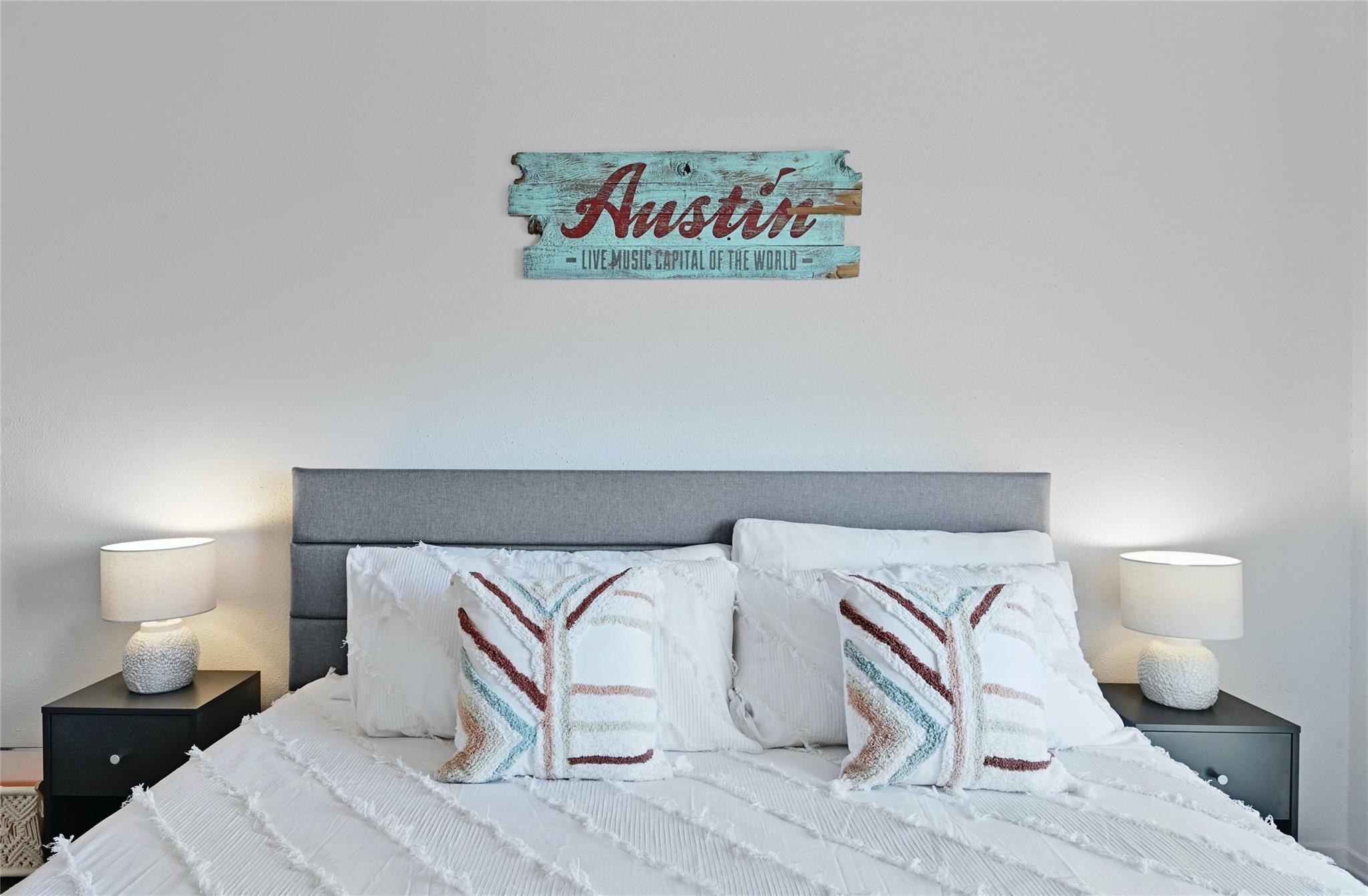 115 Comanche Pt, Point Venture, TX 78645