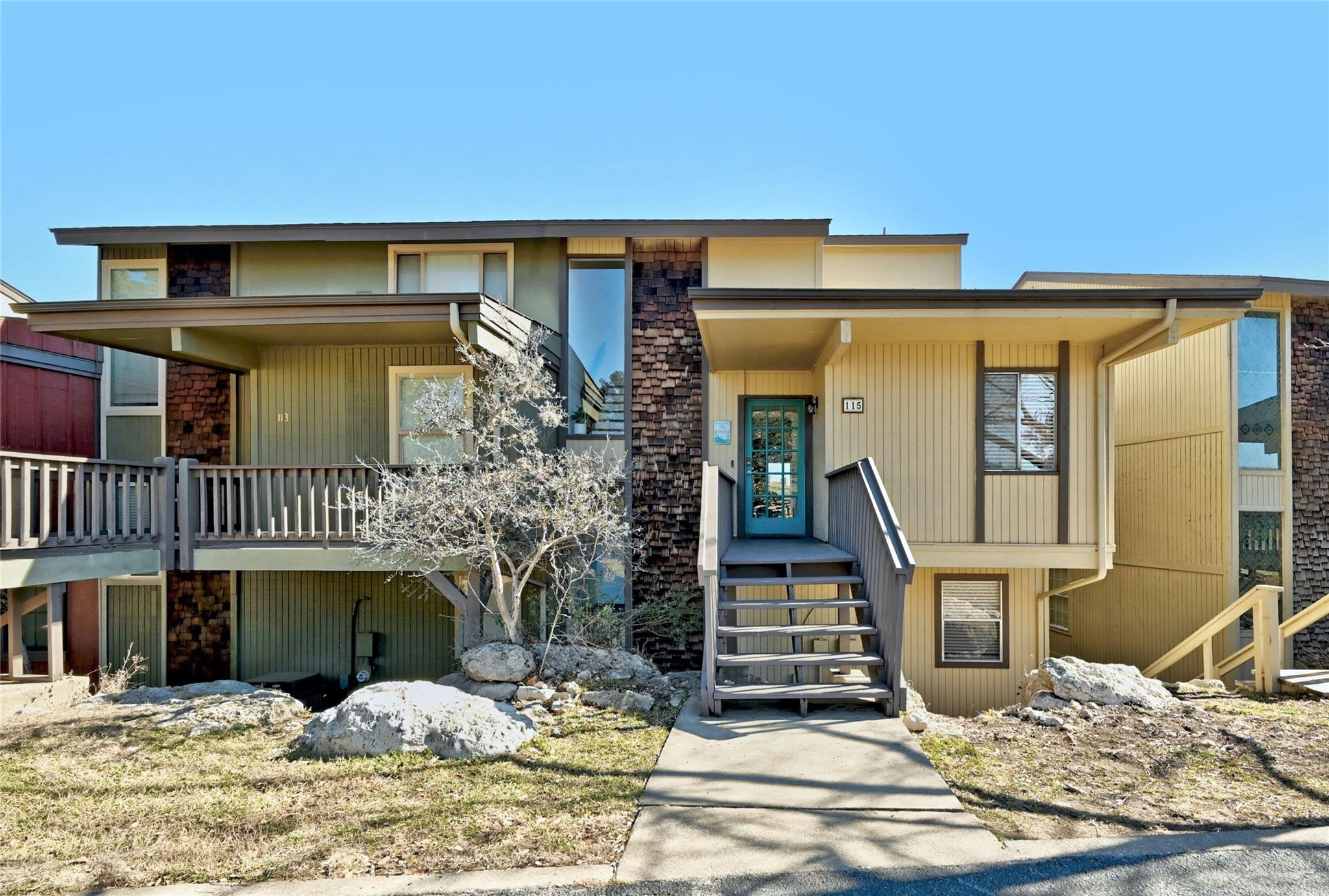 115 Comanche Pt, Point Venture, TX 78645