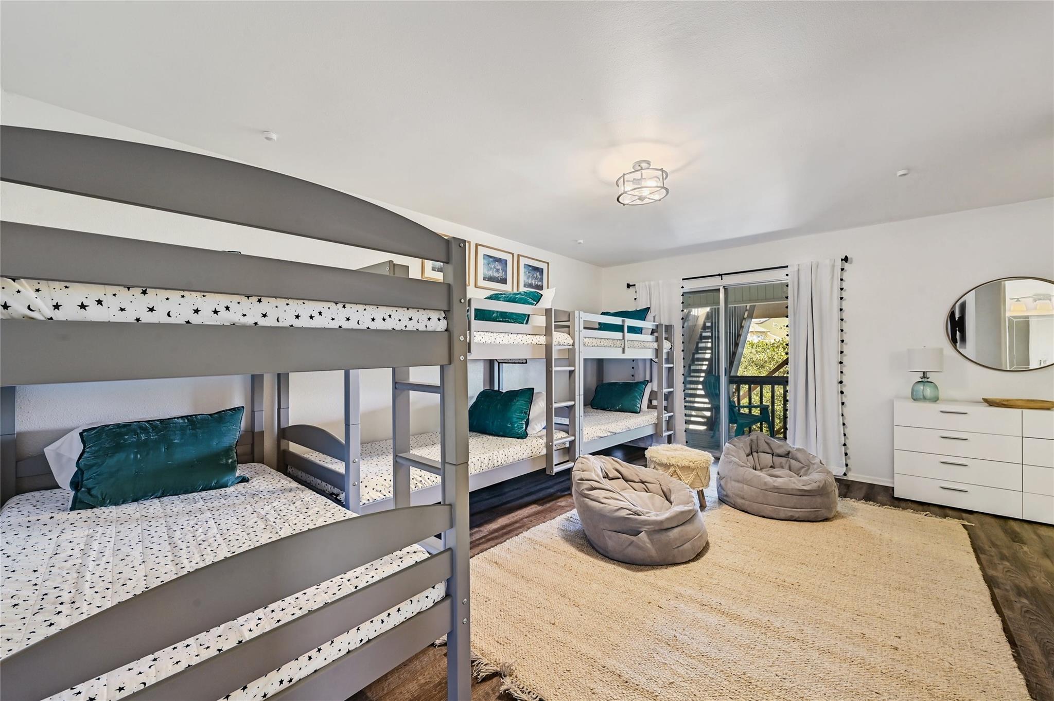 115 Comanche Pt, Point Venture, TX 78645