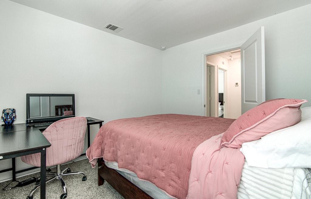 17719 DOCKERY Dr, Elgin, TX 78621