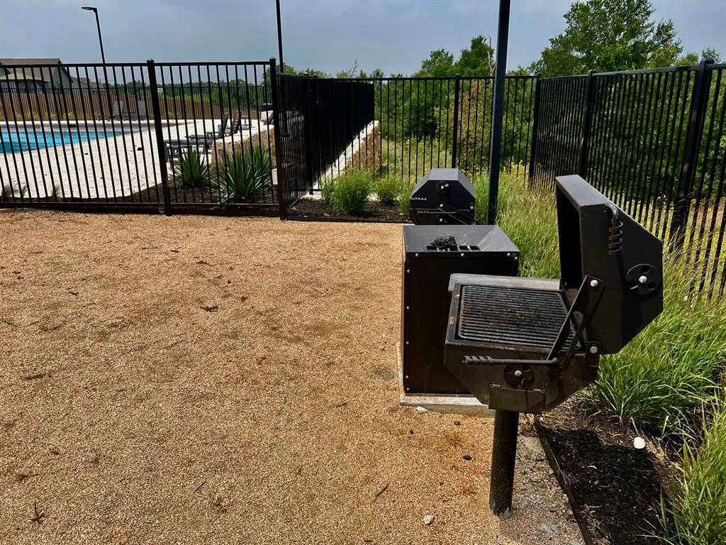 17719 DOCKERY Dr, Elgin, TX 78621