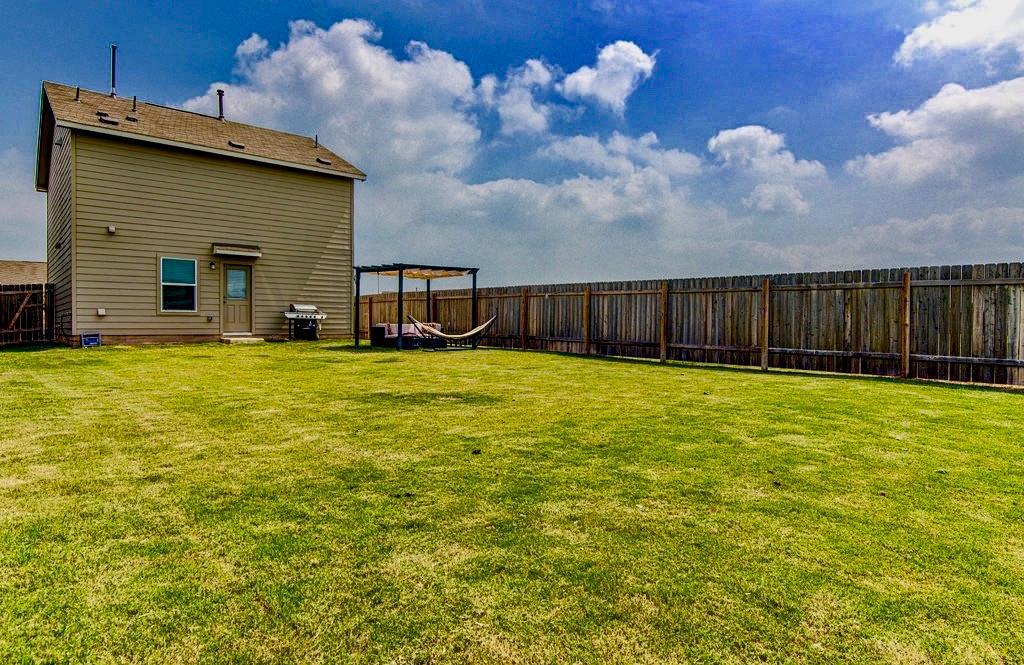 17719 DOCKERY Dr, Elgin, TX 78621