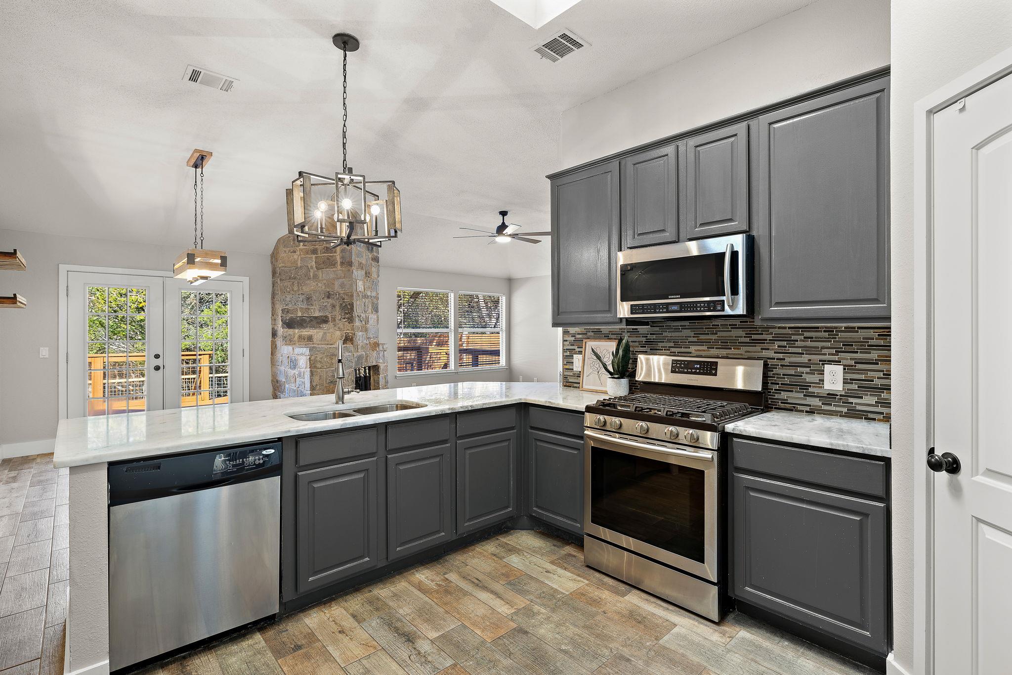 8110 Nairn Dr, Austin, TX 78749