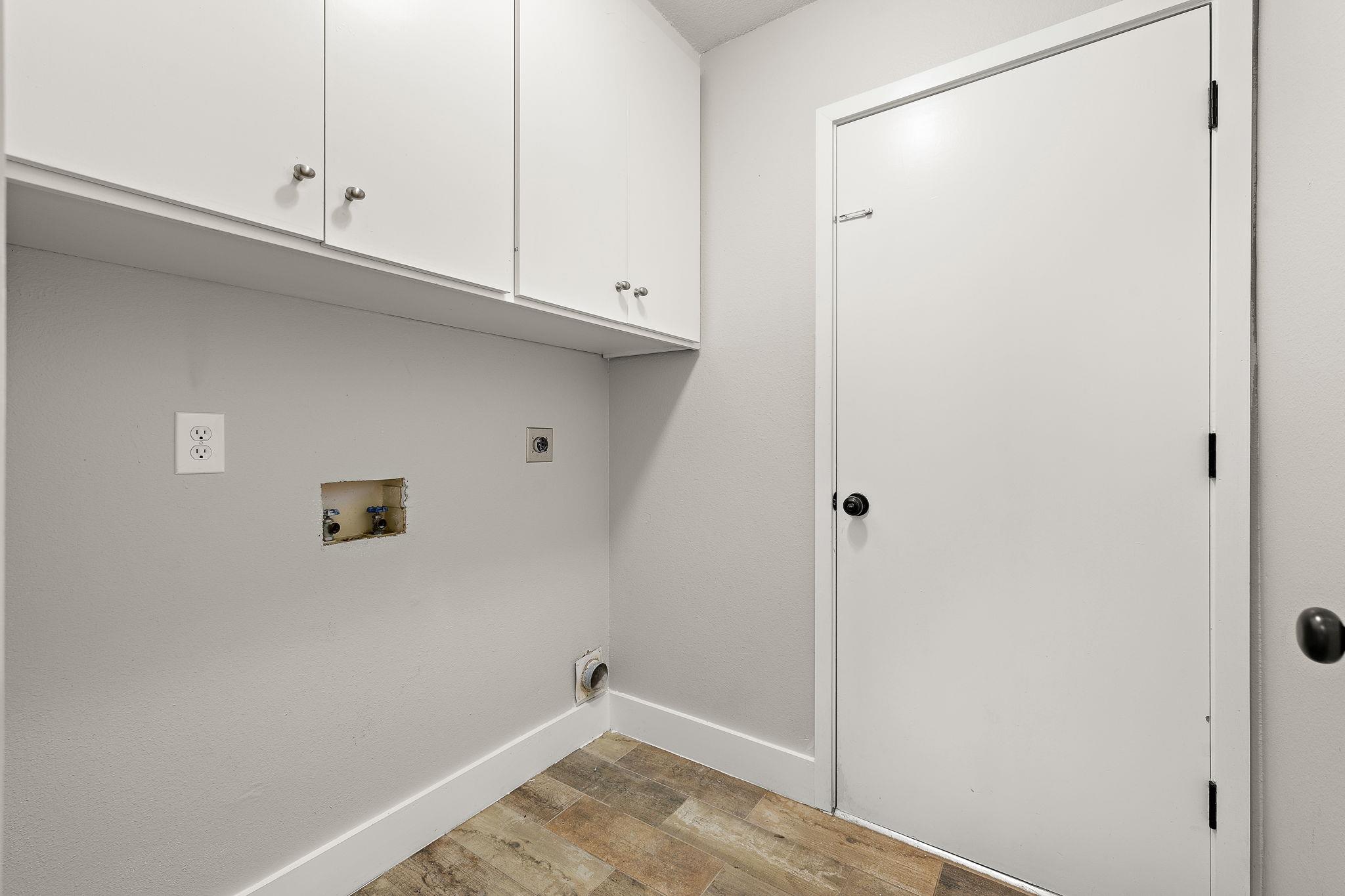 8110 Nairn Dr, Austin, TX 78749