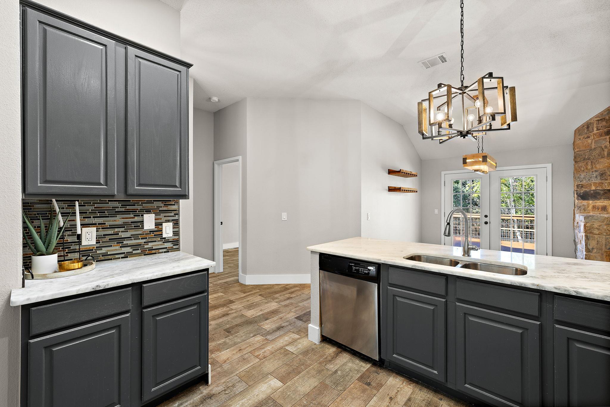 8110 Nairn Dr, Austin, TX 78749