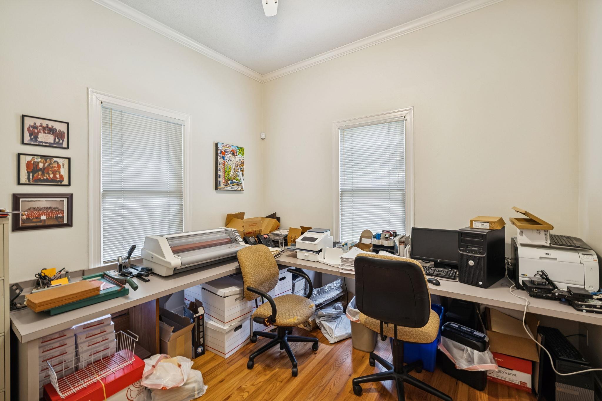 1107 W 45th St W, Austin, TX 78756