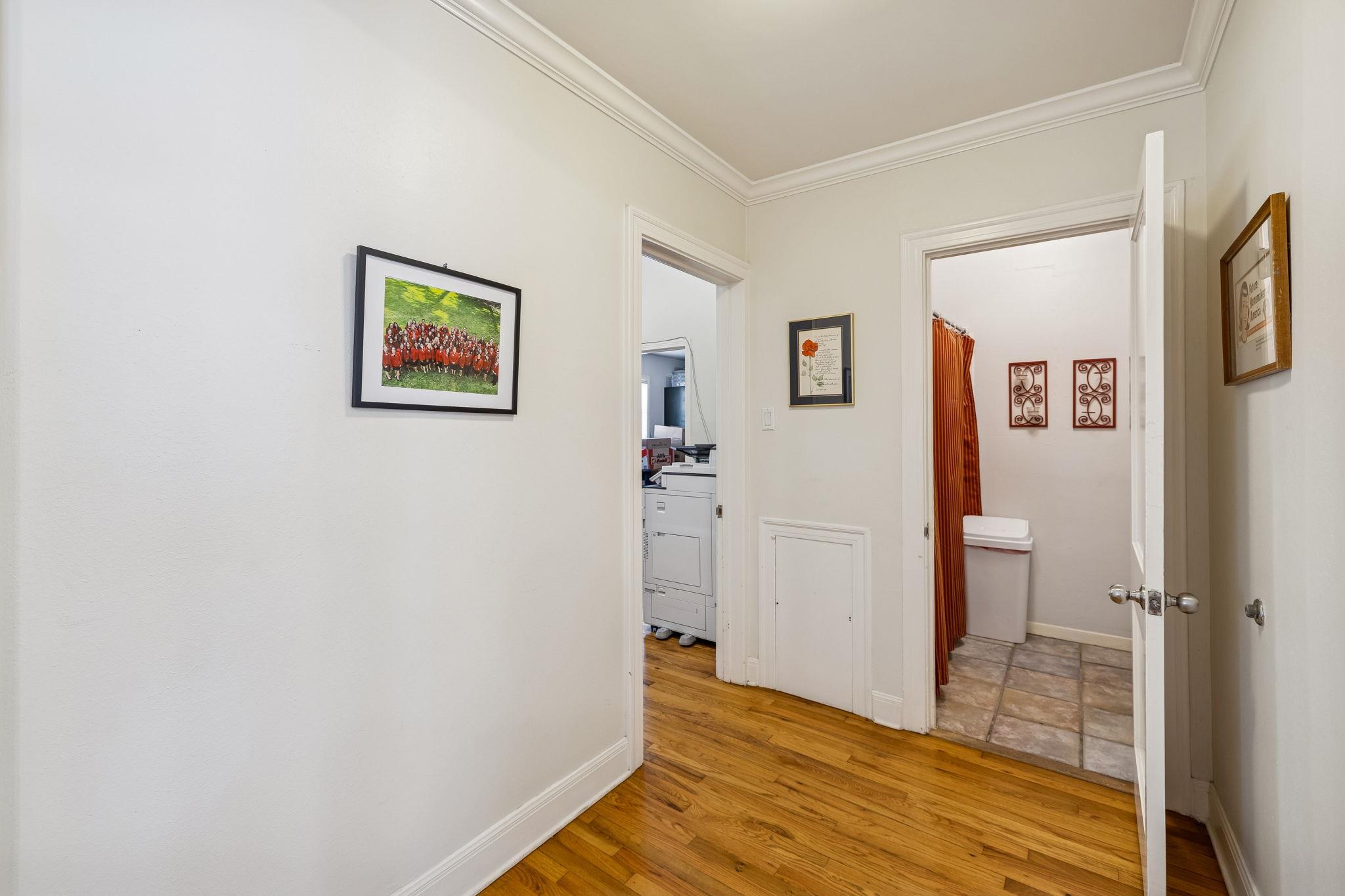 1107 W 45th St W, Austin, TX 78756