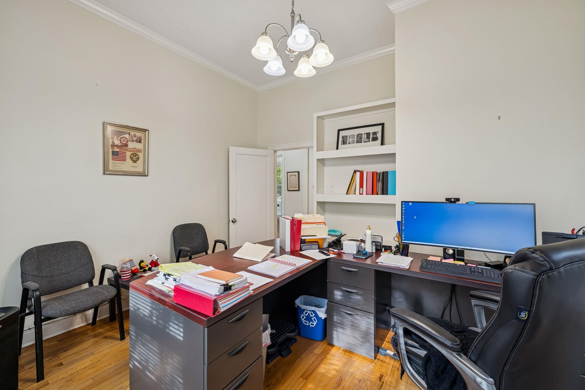 1107 W 45th St W, Austin, TX 78756