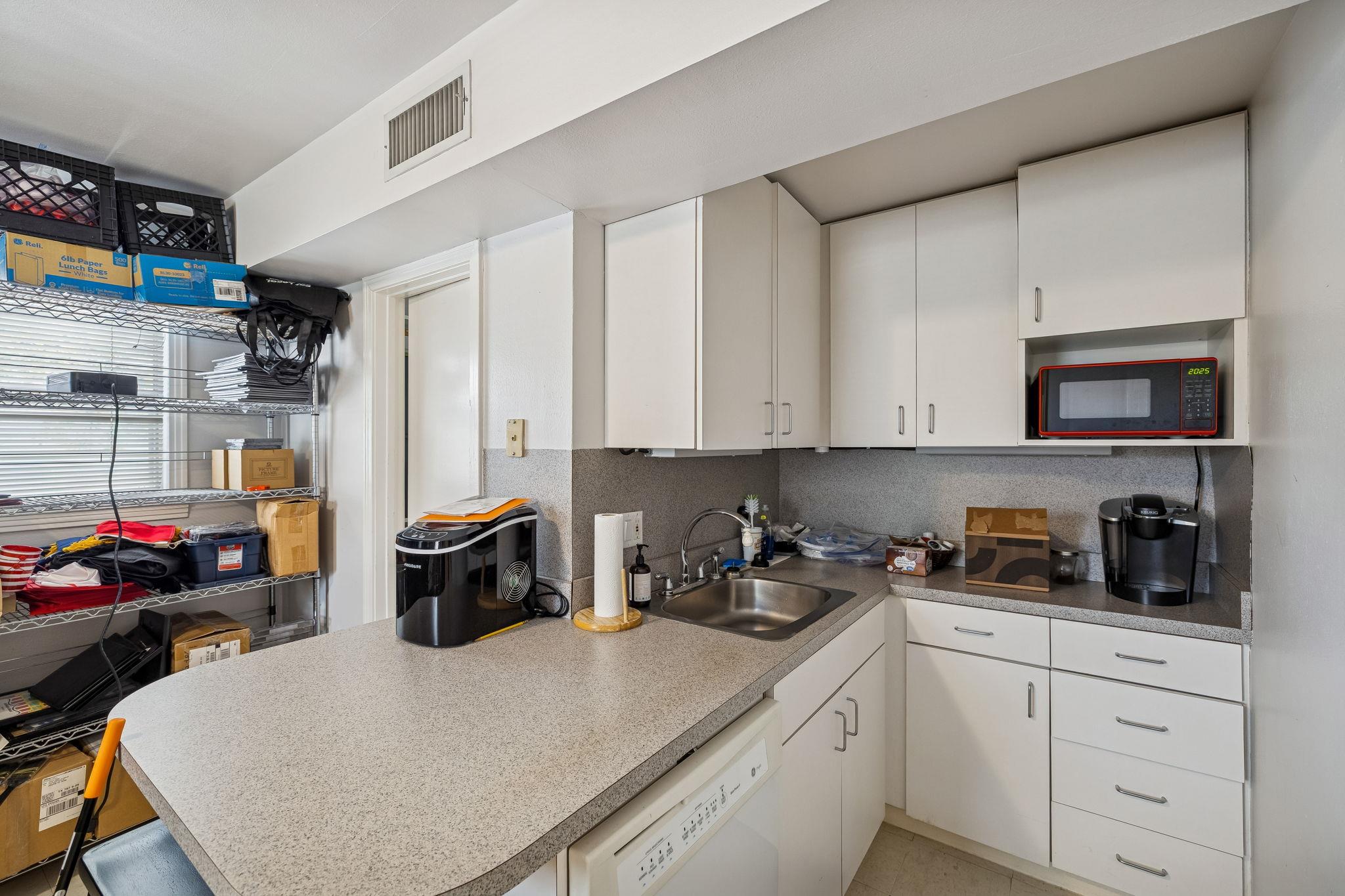 1107 W 45th St W, Austin, TX 78756