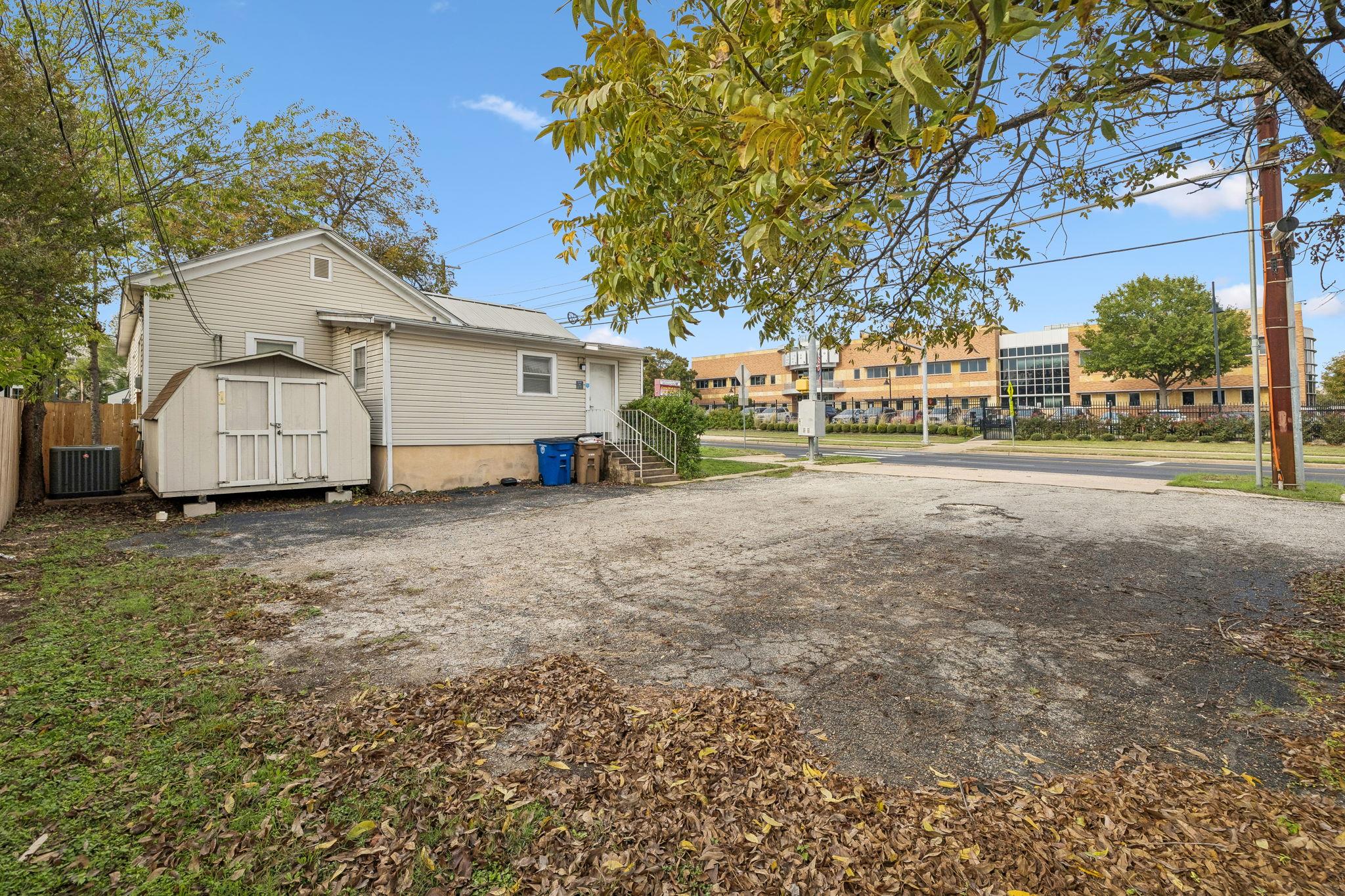 1107 W 45th St W, Austin, TX 78756