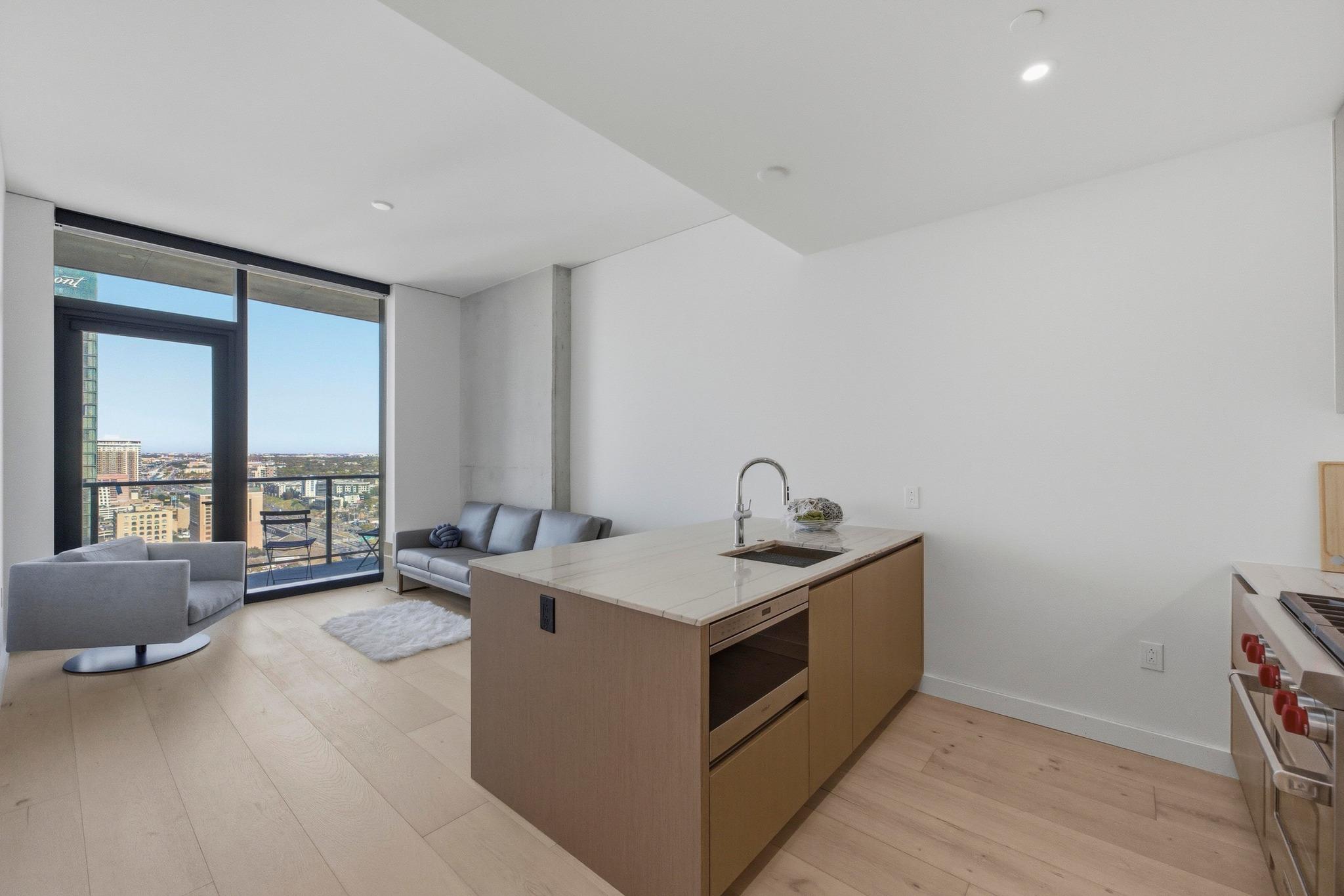 610 Davis St # 2710, Austin, TX 78701