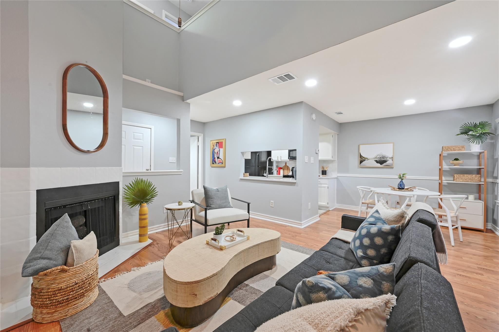 512 Eberhart Ln # 303, Austin, TX 78745