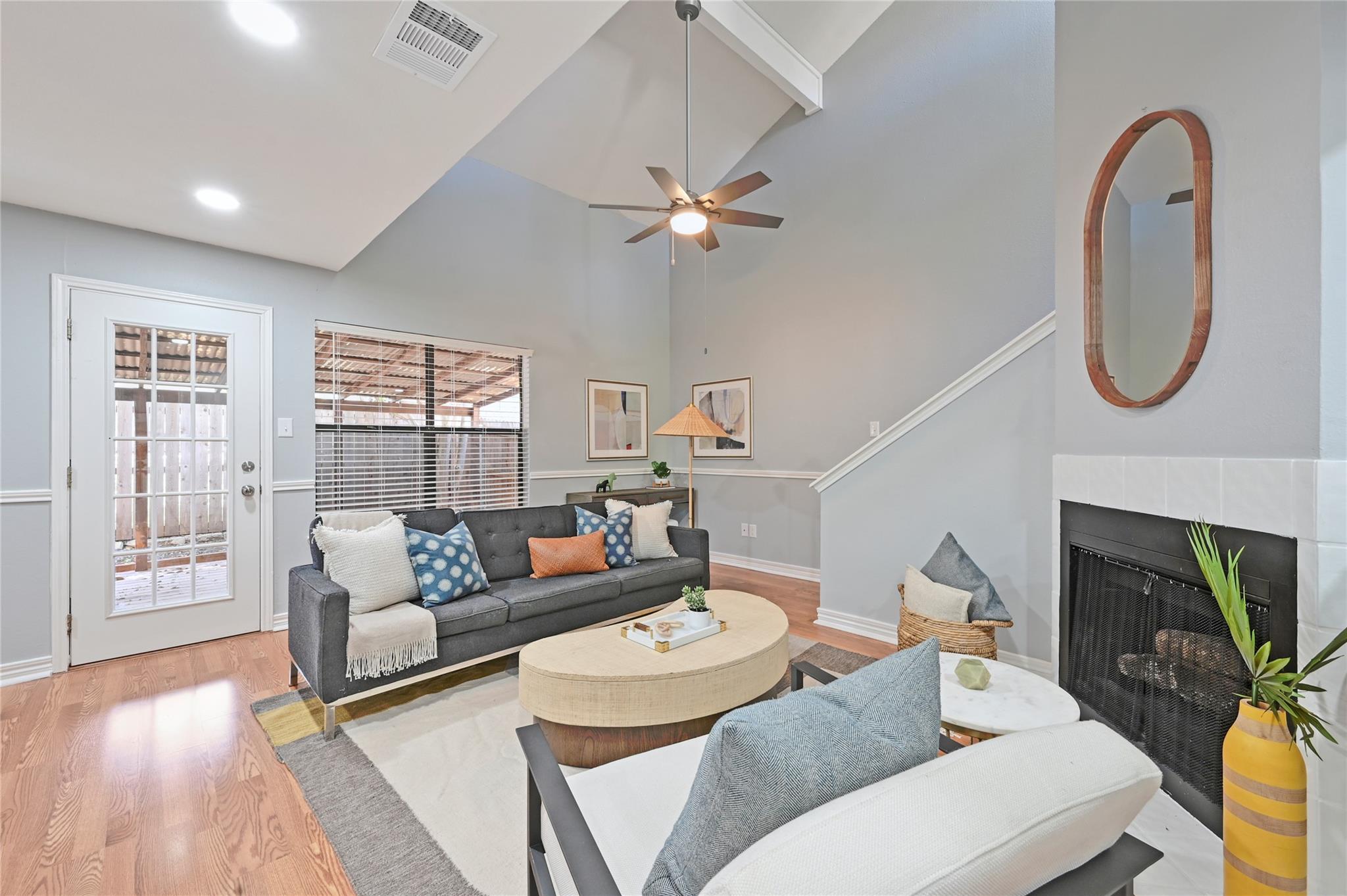 512 Eberhart Ln # 303, Austin, TX 78745