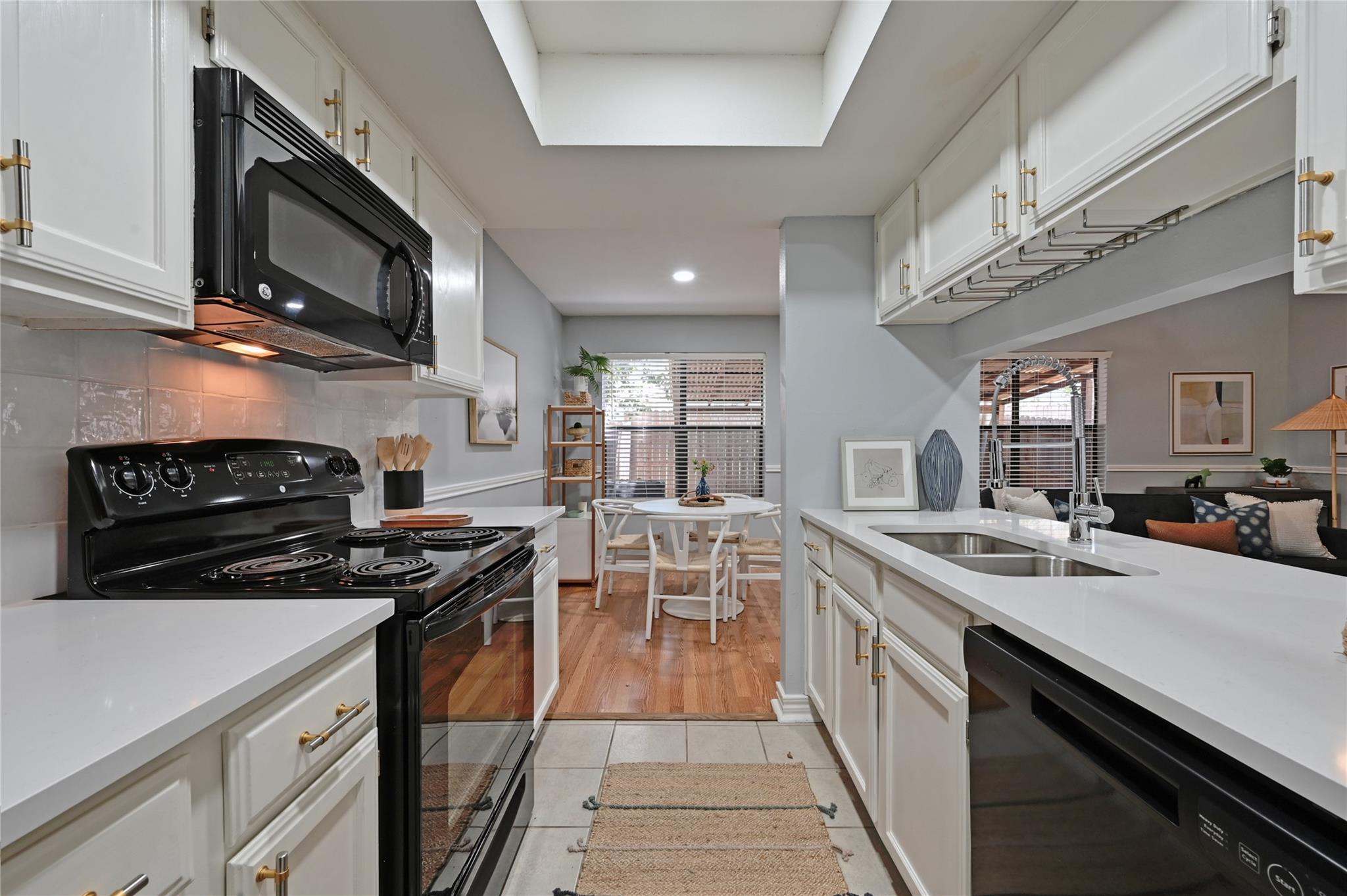 512 Eberhart Ln # 303, Austin, TX 78745