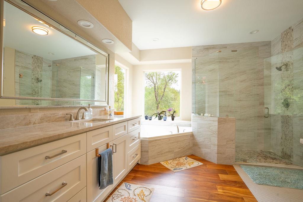 13800 LONE RIDER Trl, Austin, TX 78738