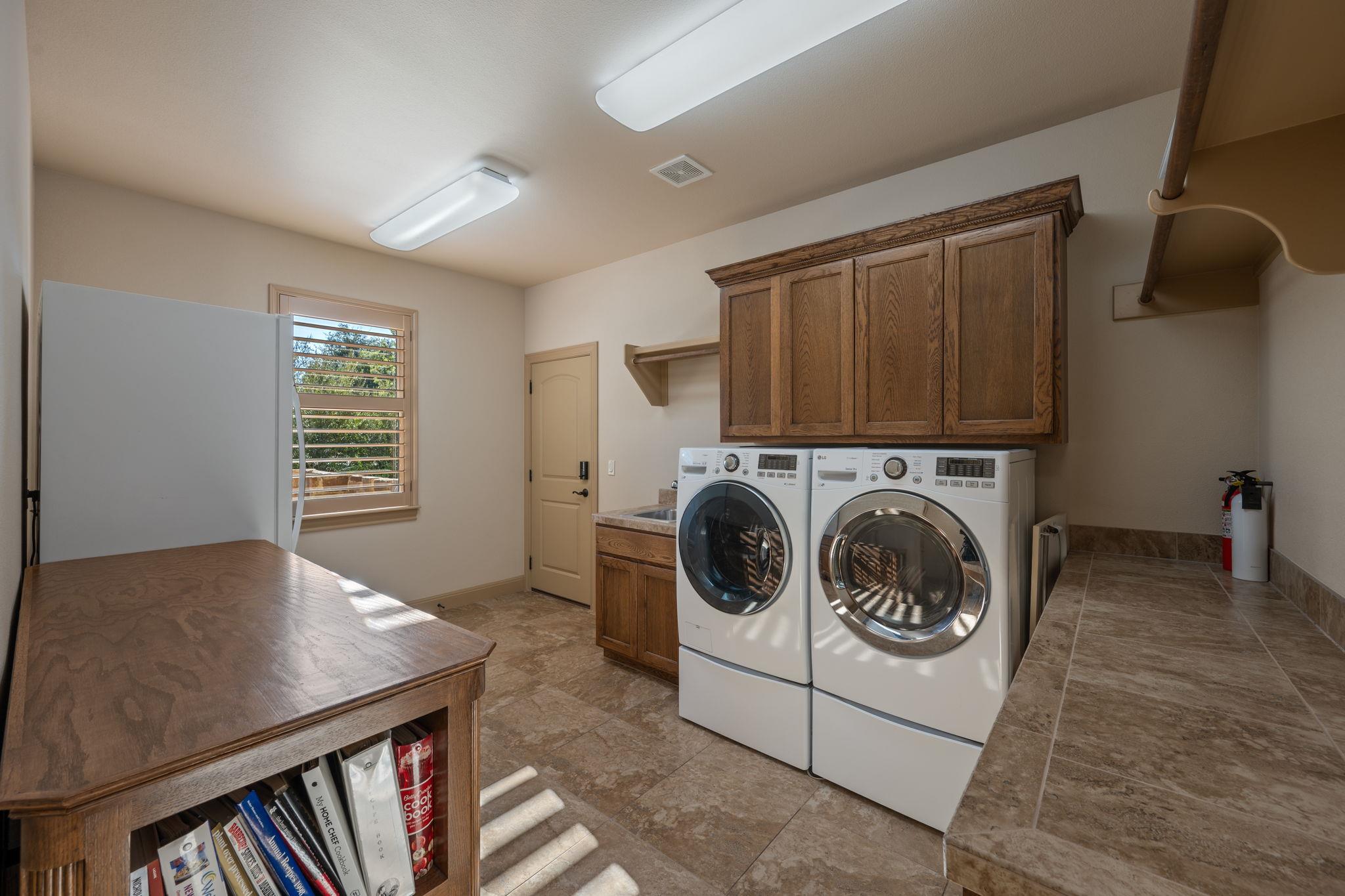 204 Overlook Ct, Georgetown, TX 78628