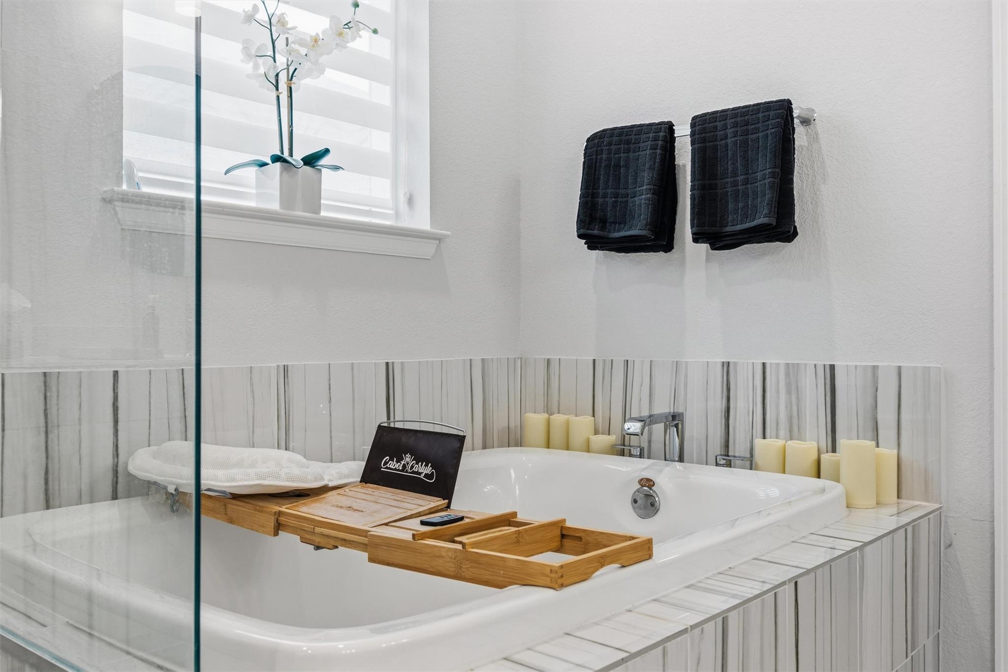 120 Monterey Oak Trl, Georgetown, TX 78628