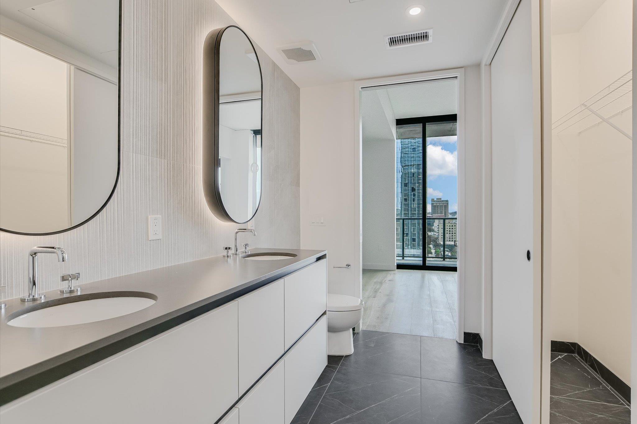 610 Davis St # 1911, Austin, TX 78701