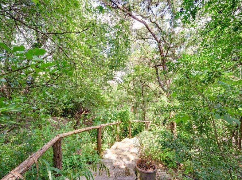 3 Hull Cir, Austin, TX 78746