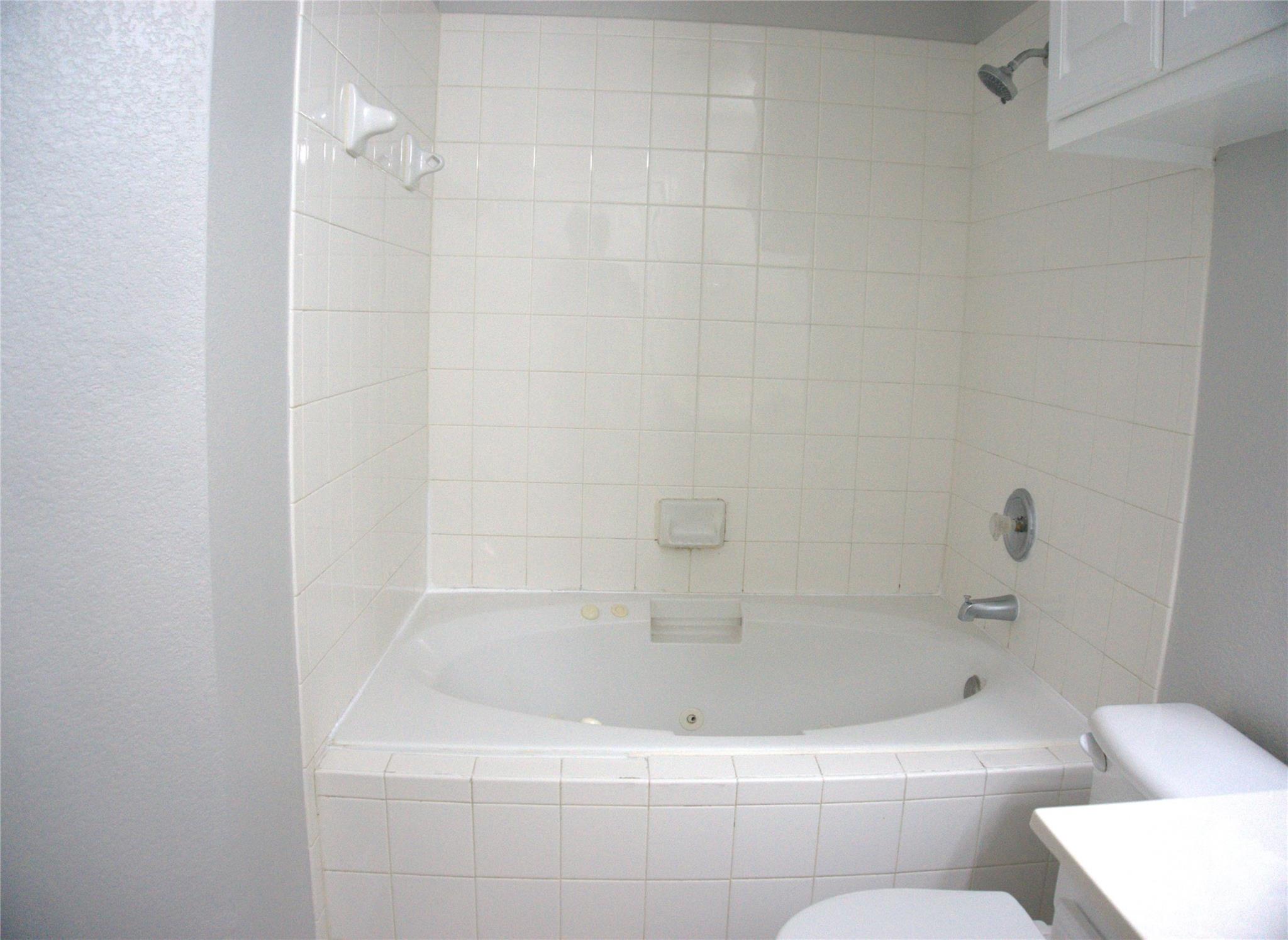 1512 Parkfield Cir, Round Rock, TX 78664