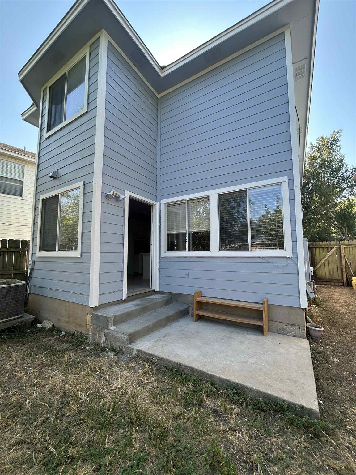 1512 Parkfield Cir, Round Rock, TX 78664