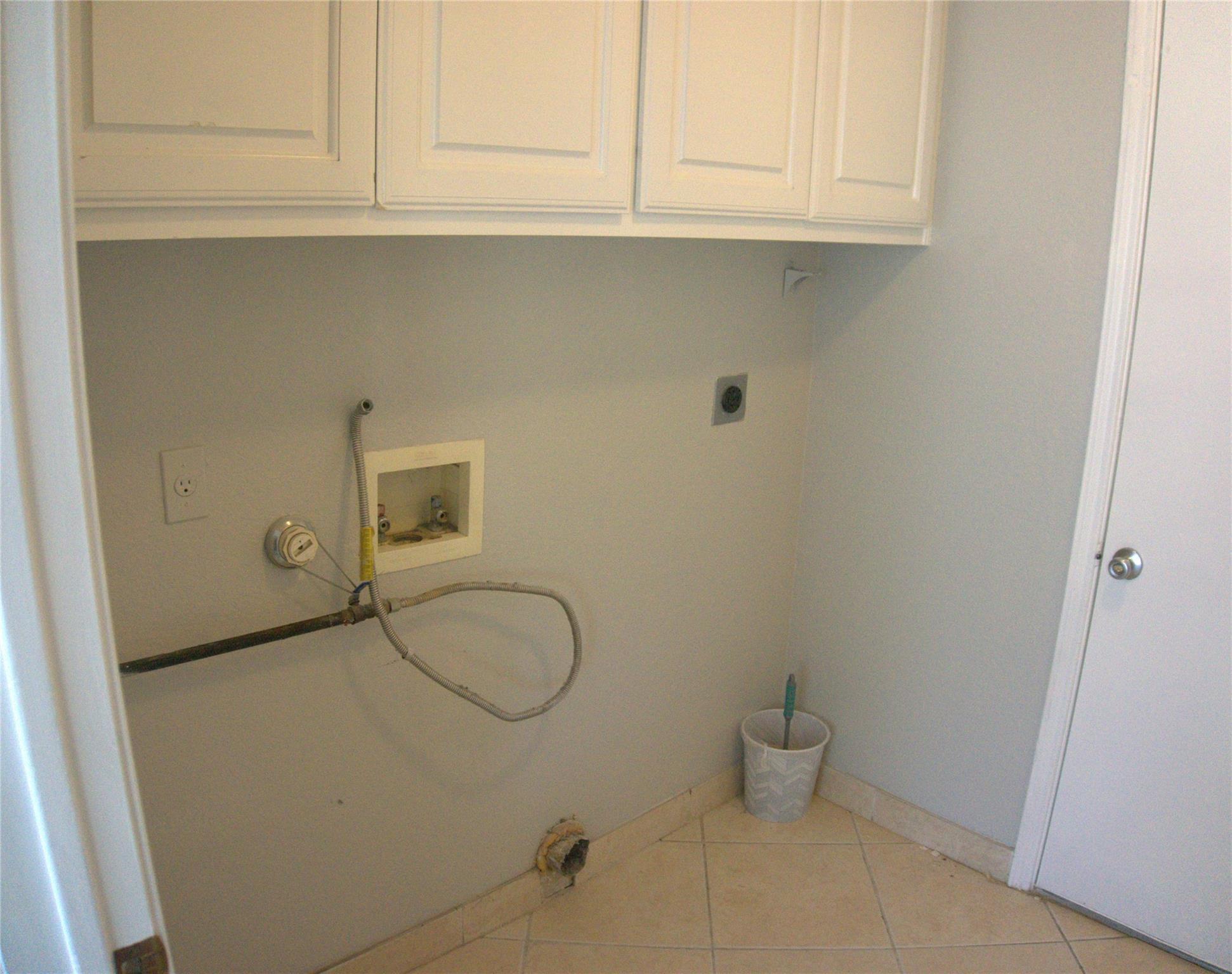 1512 Parkfield Cir, Round Rock, TX 78664