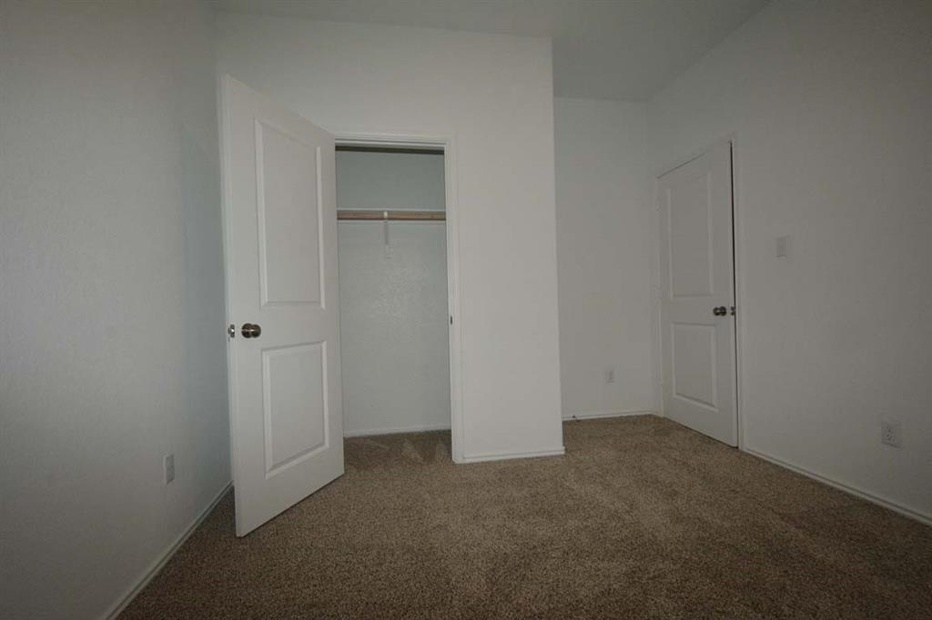 1106 Minnow Ln, Bastrop, TX 78602