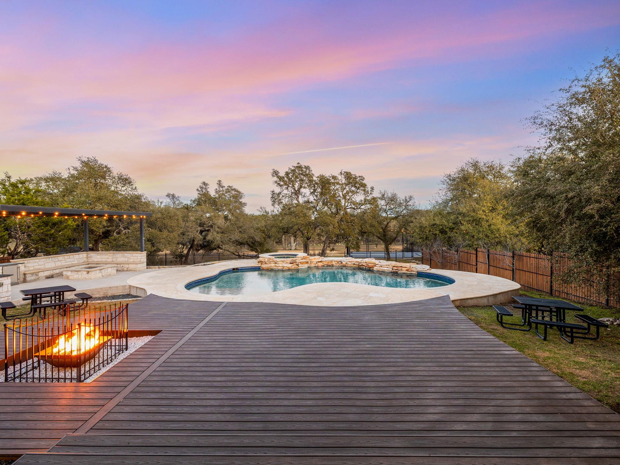 901 Clark Cv, Buda, TX 78610