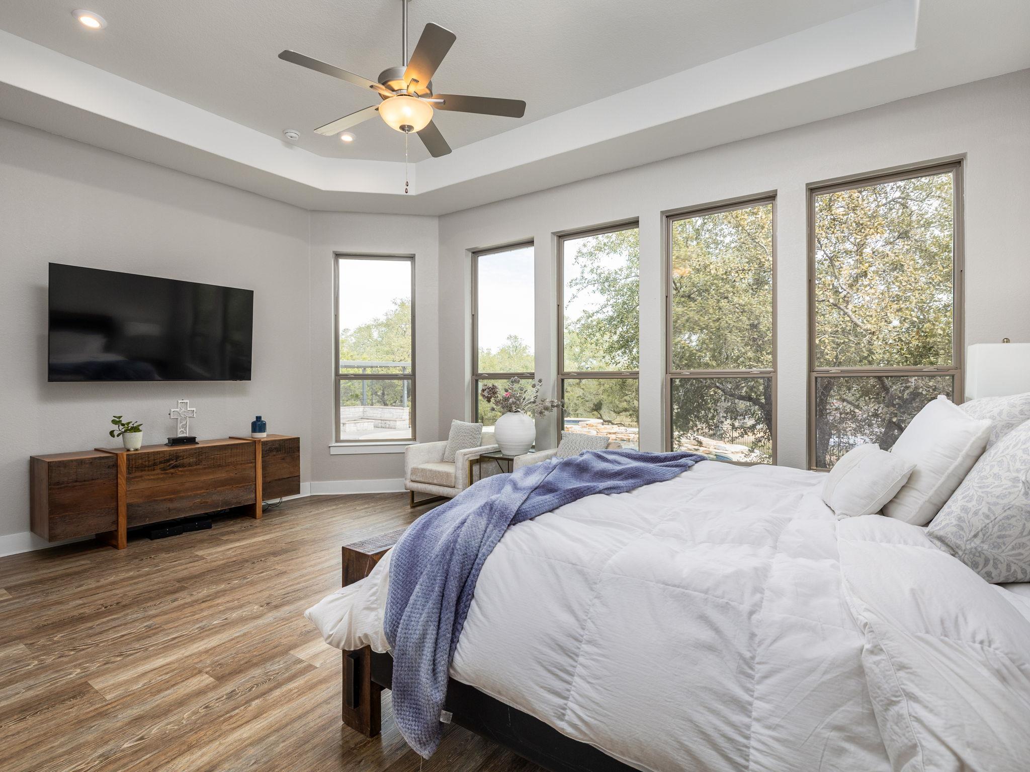 901 Clark Cv, Buda, TX 78610