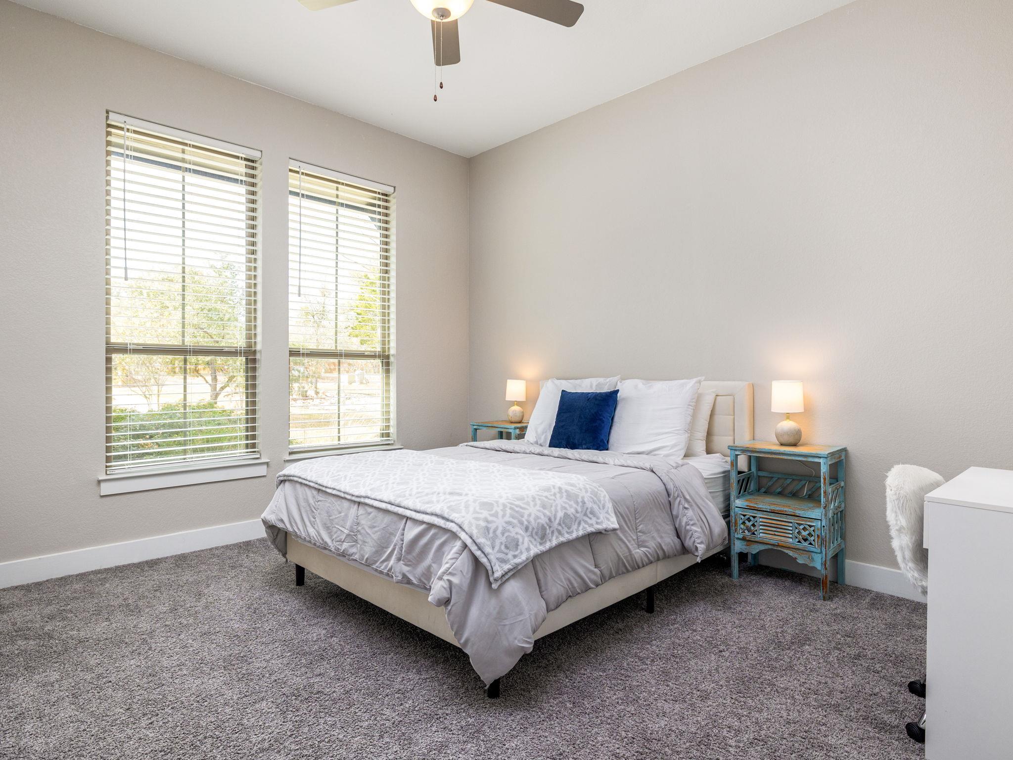 901 Clark Cv, Buda, TX 78610