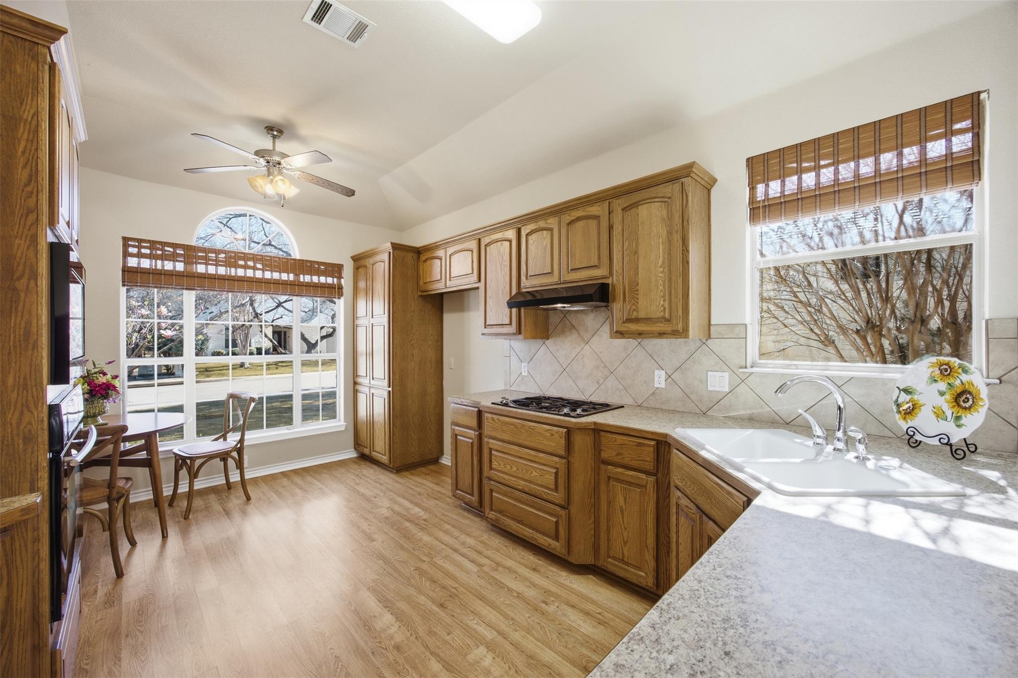 715 Enchanted Rock Trl, Georgetown, TX 78633