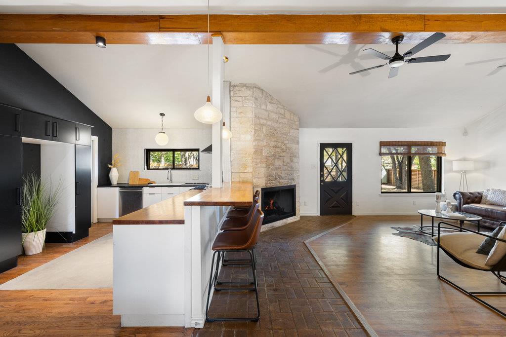 2008 Matthews Ln, Austin, TX 78745