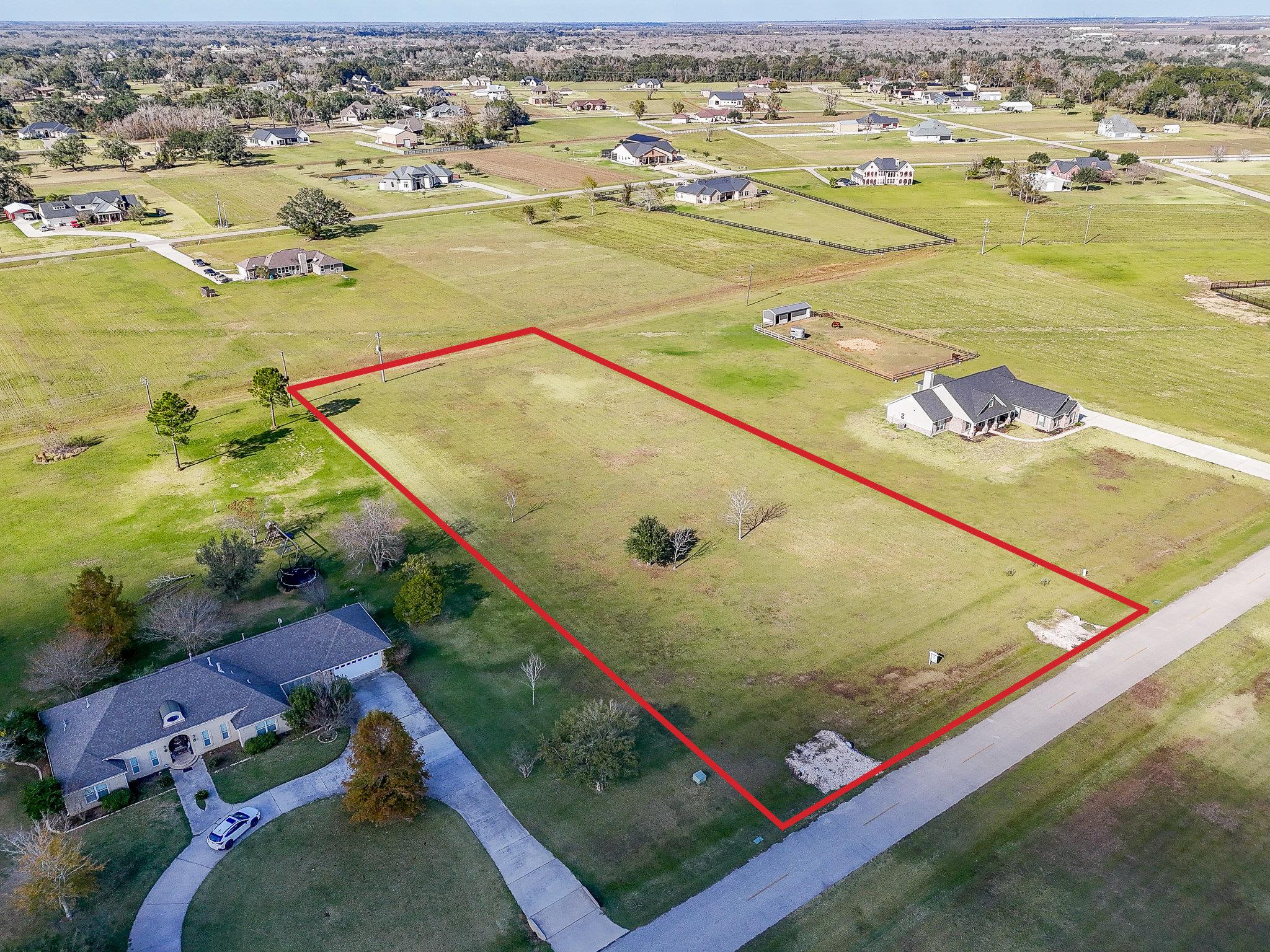 702 Comanche Trail Dr, Rosharon, TX 77583