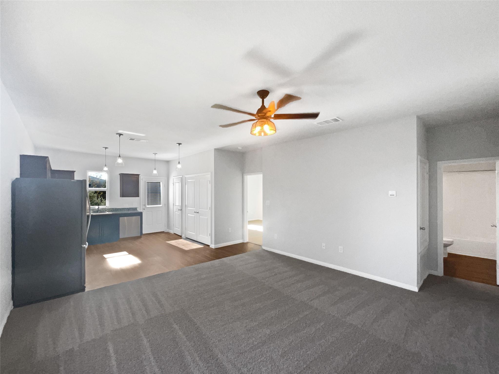 329 Wonderful Life Way, Jarrell, TX 76537