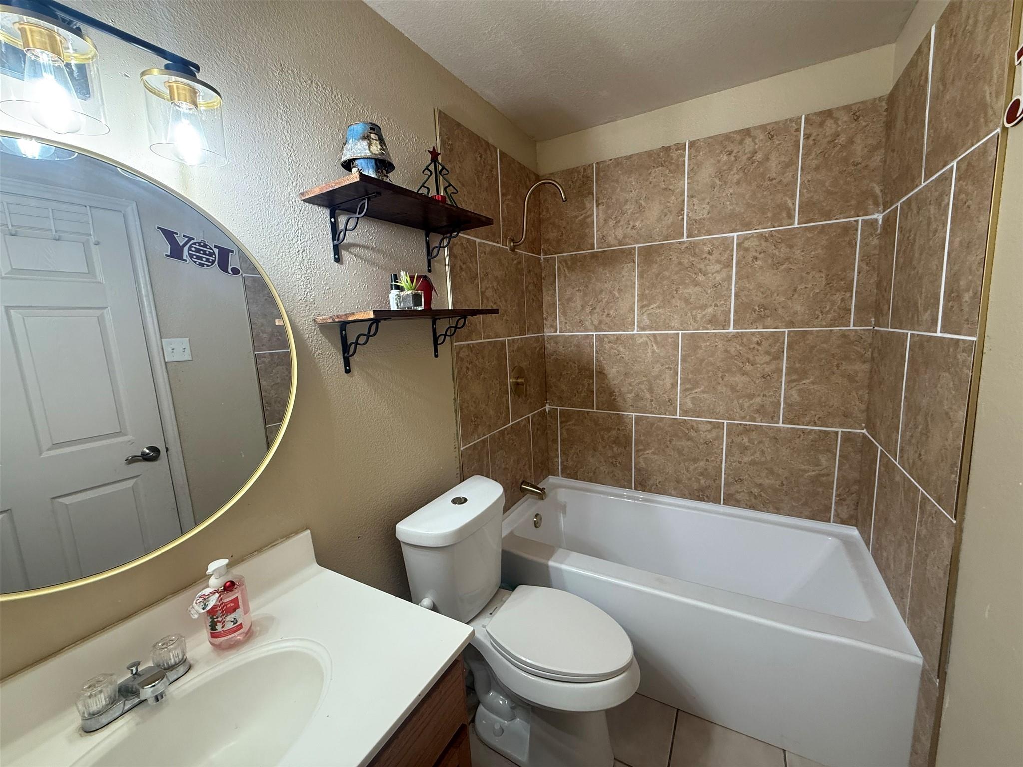 305 Maple Ln, Elgin, TX 78621