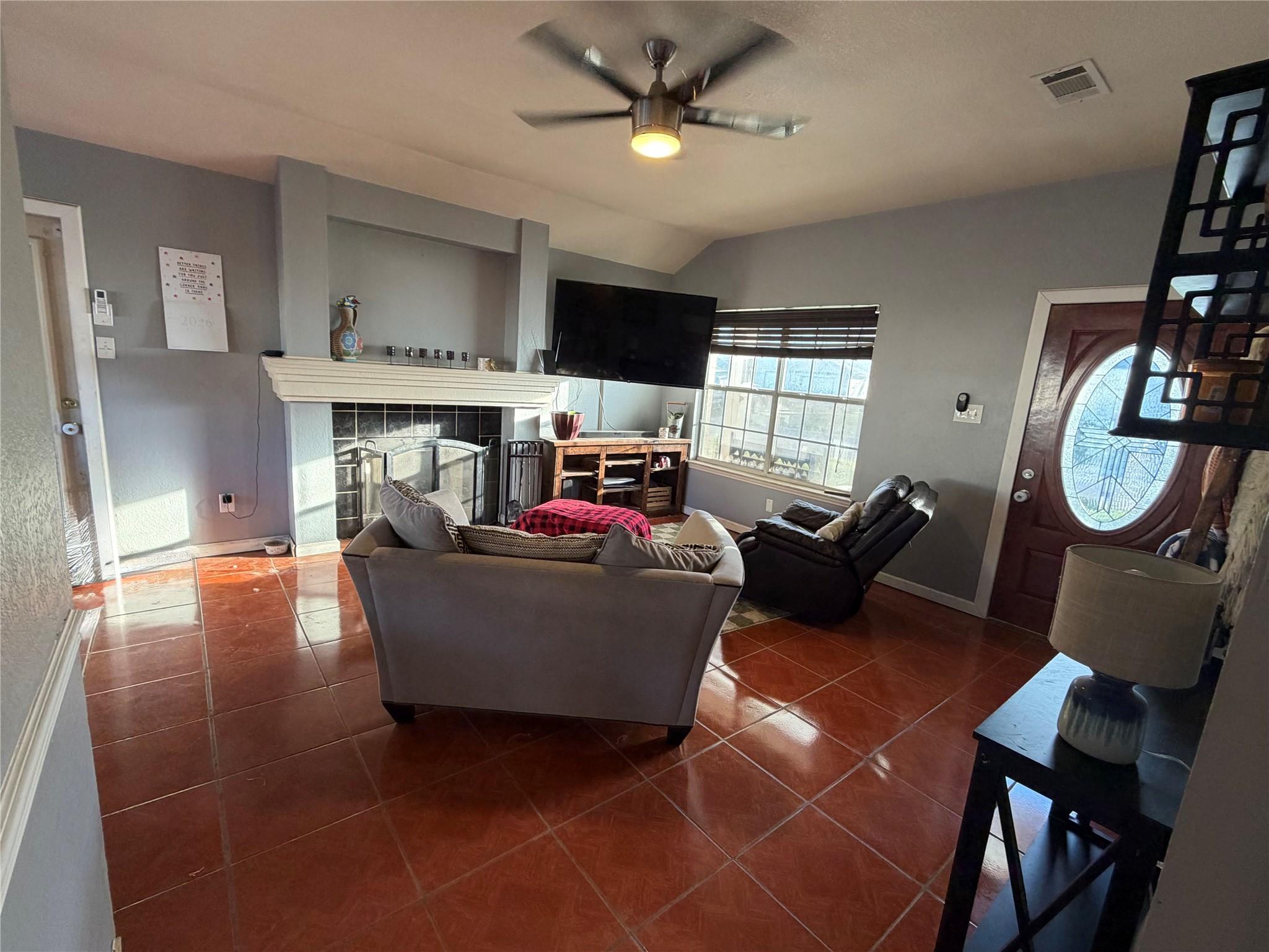 305 Maple Ln, Elgin, TX 78621