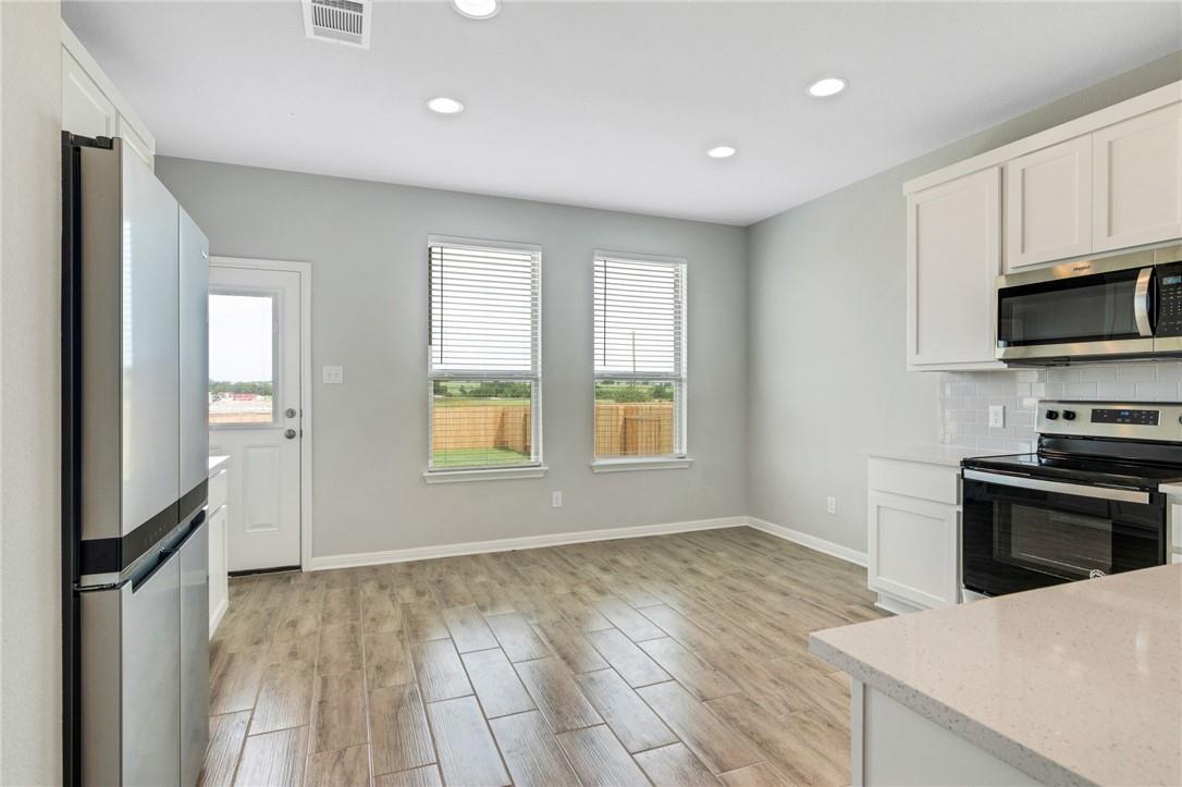 129 Wild Wind Trl, Jarrell, TX 76537