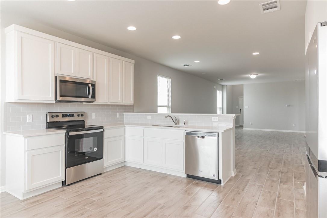 129 Wild Wind Trl, Jarrell, TX 76537