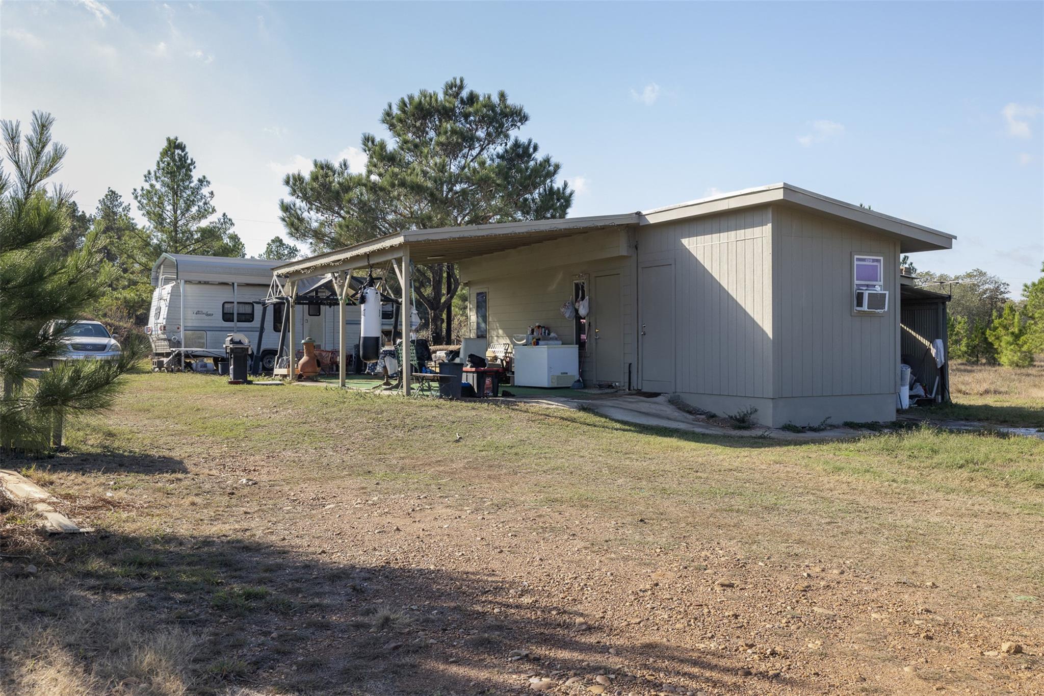 1759 Gotier Trace Rd, Paige, TX 78659