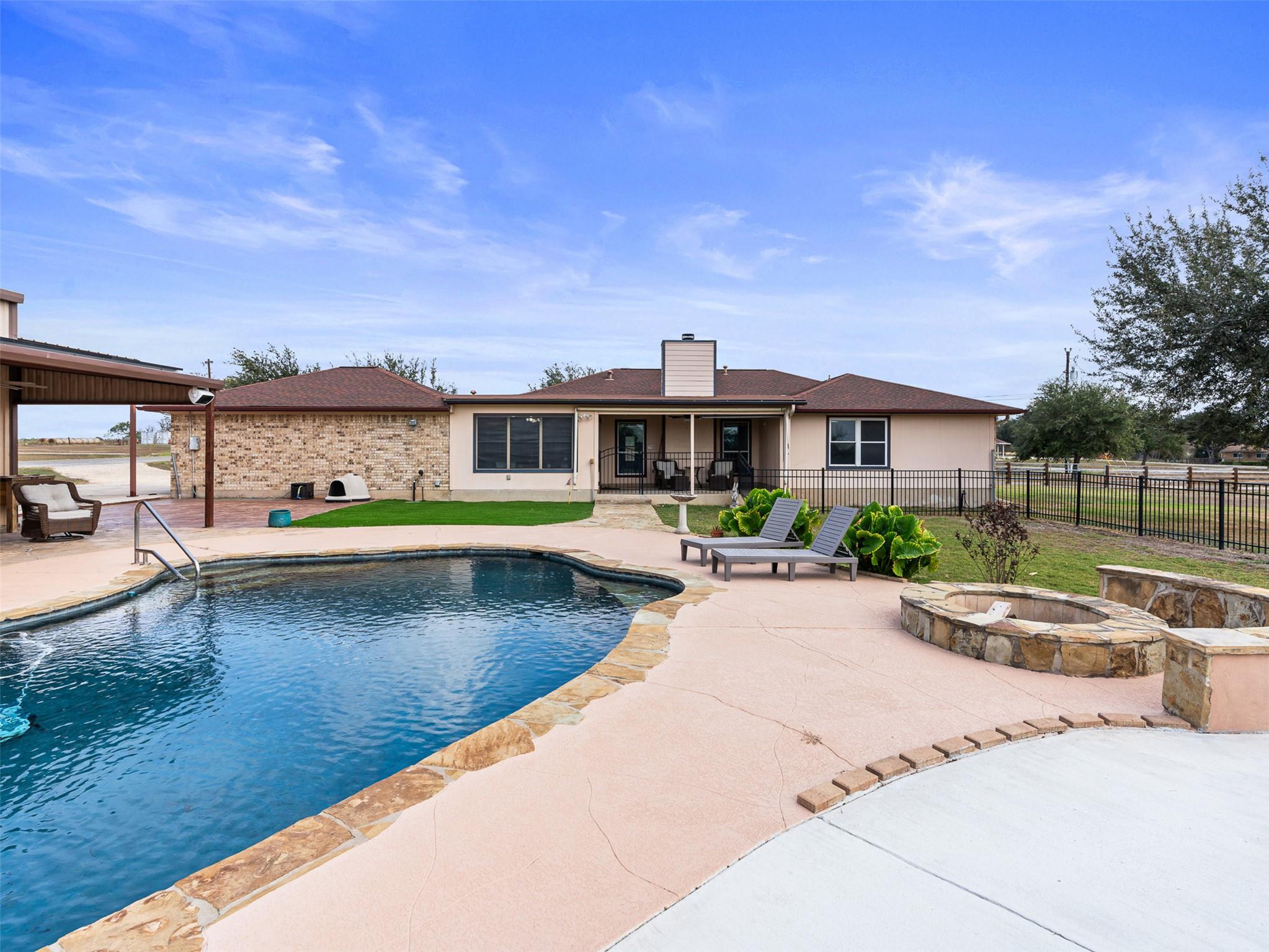 782 Santa Clara Loop, Marion, TX 78124
