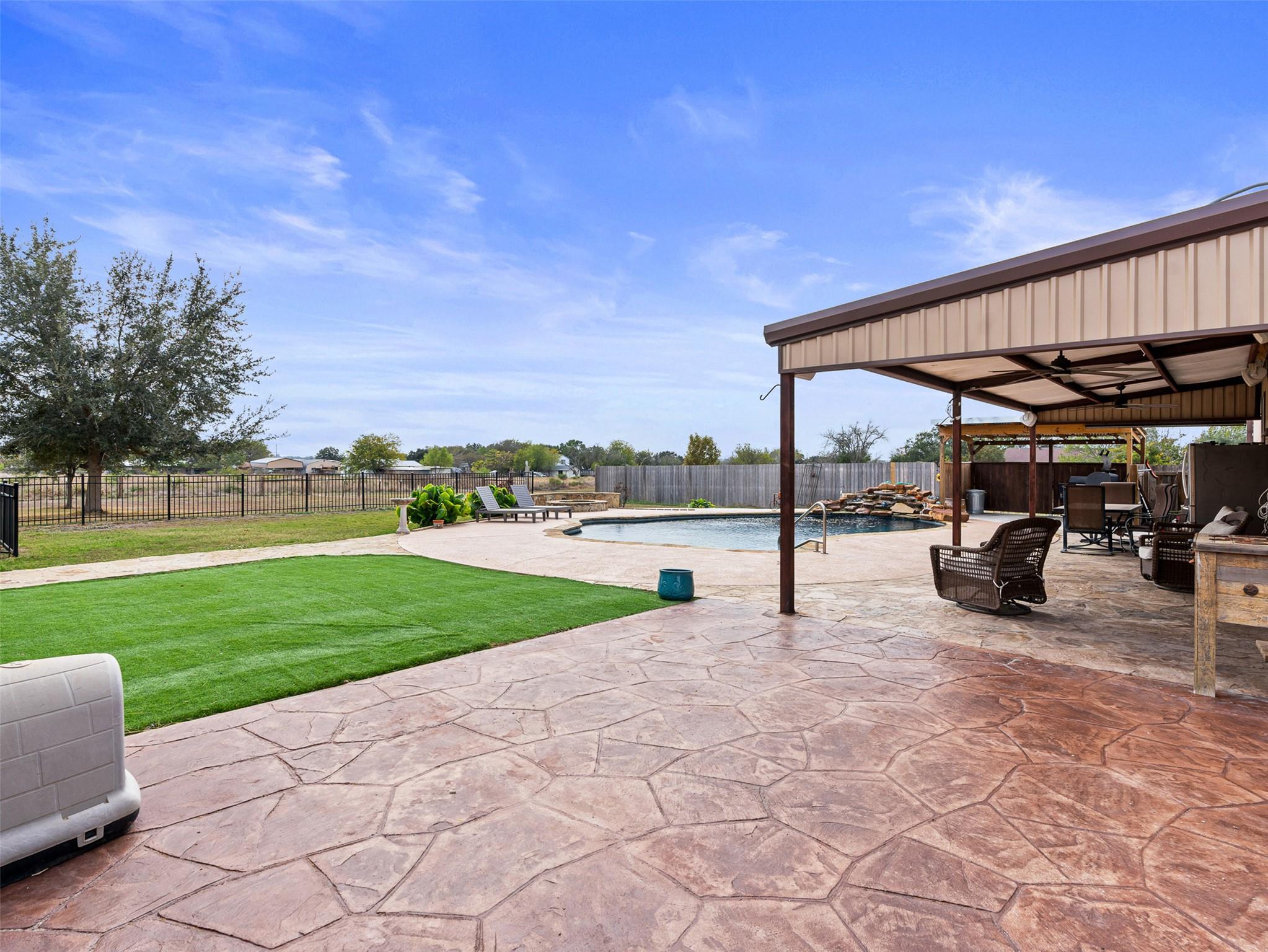 782 Santa Clara Loop, Marion, TX 78124