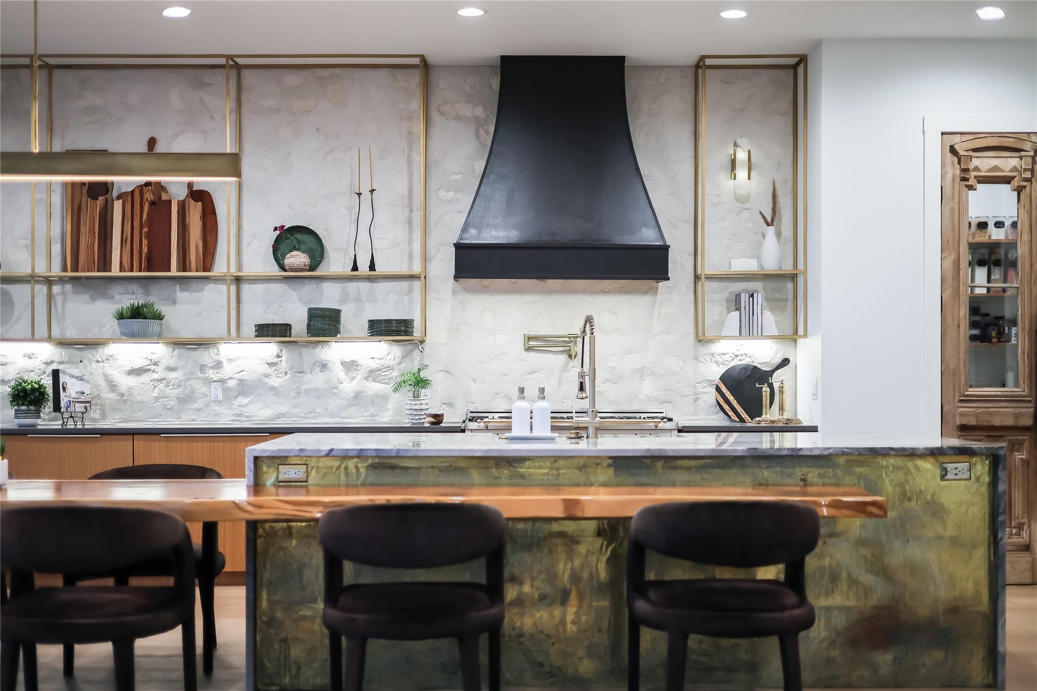 7308 Getaway Dr, Jonestown, TX 78645