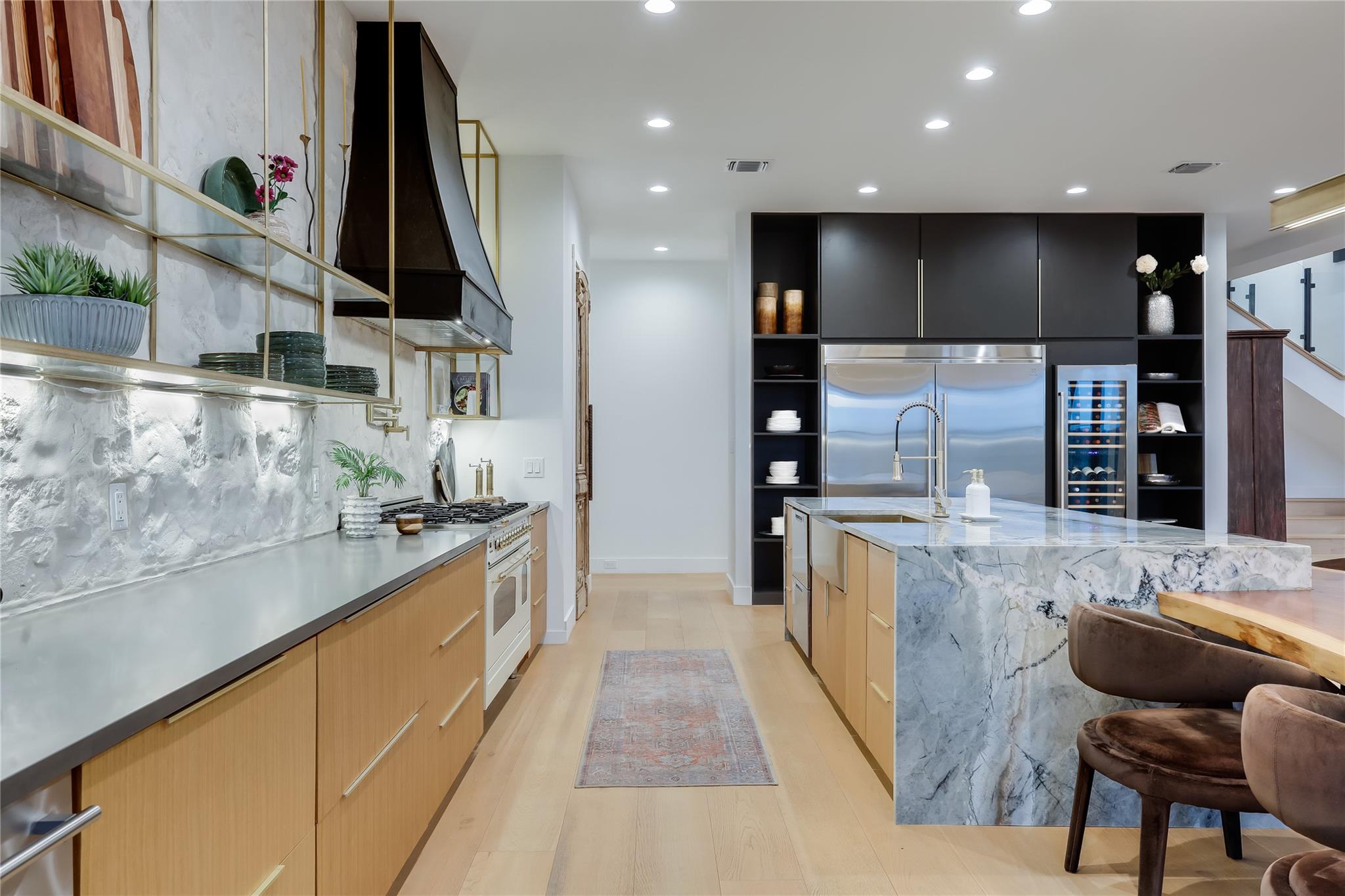 7308 Getaway Dr, Jonestown, TX 78645