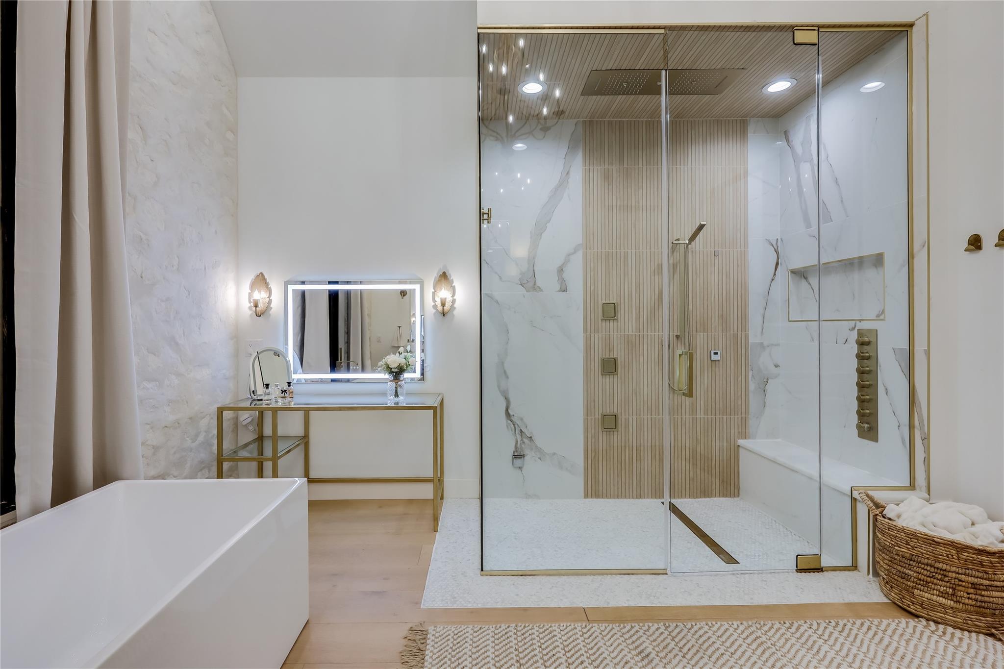 7308 Getaway Dr, Jonestown, TX 78645