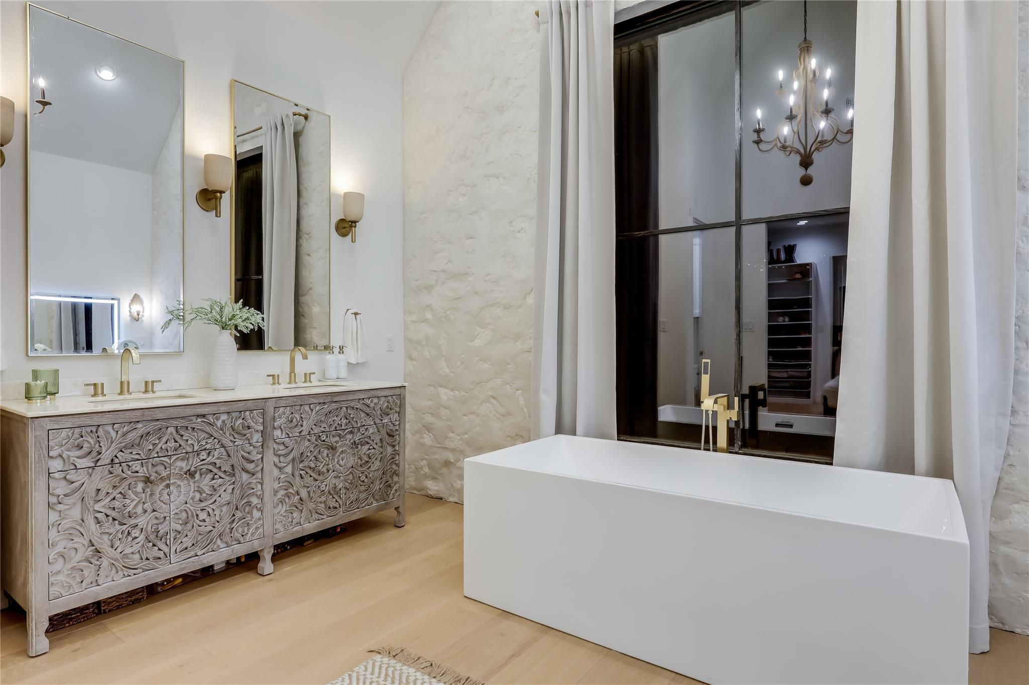 7308 Getaway Dr, Jonestown, TX 78645