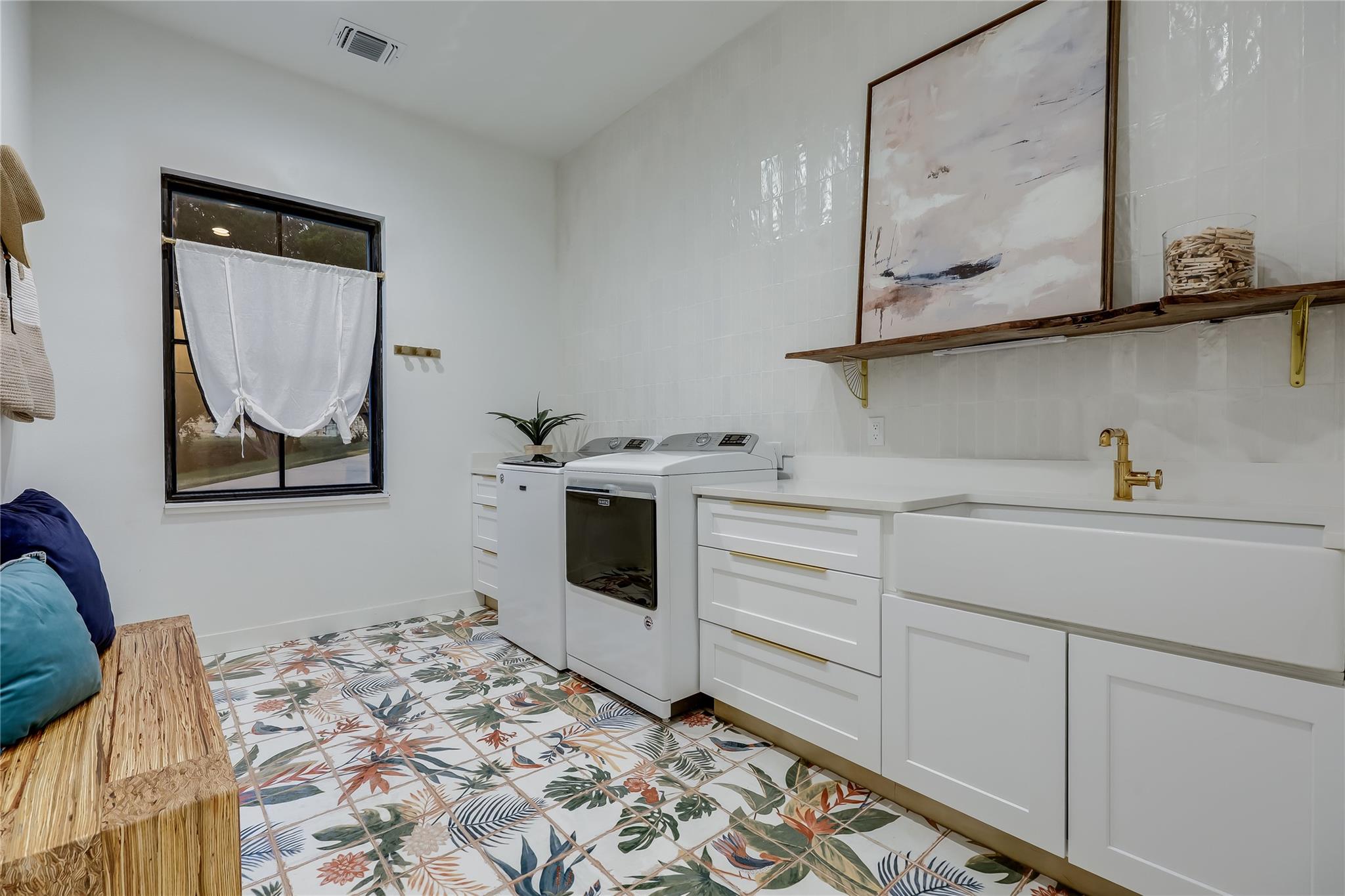 7308 Getaway Dr, Jonestown, TX 78645