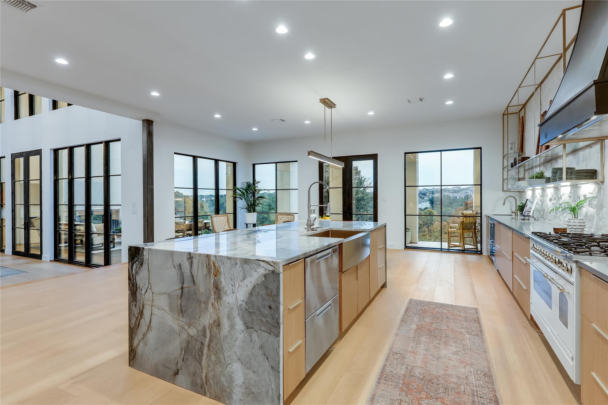 7308 Getaway Dr, Jonestown, TX 78645