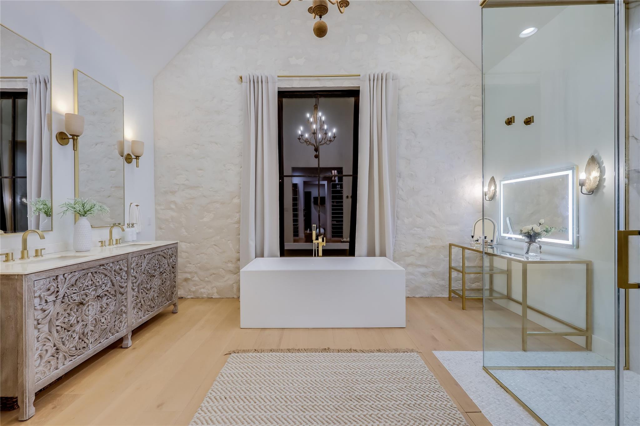 7308 Getaway Dr, Jonestown, TX 78645